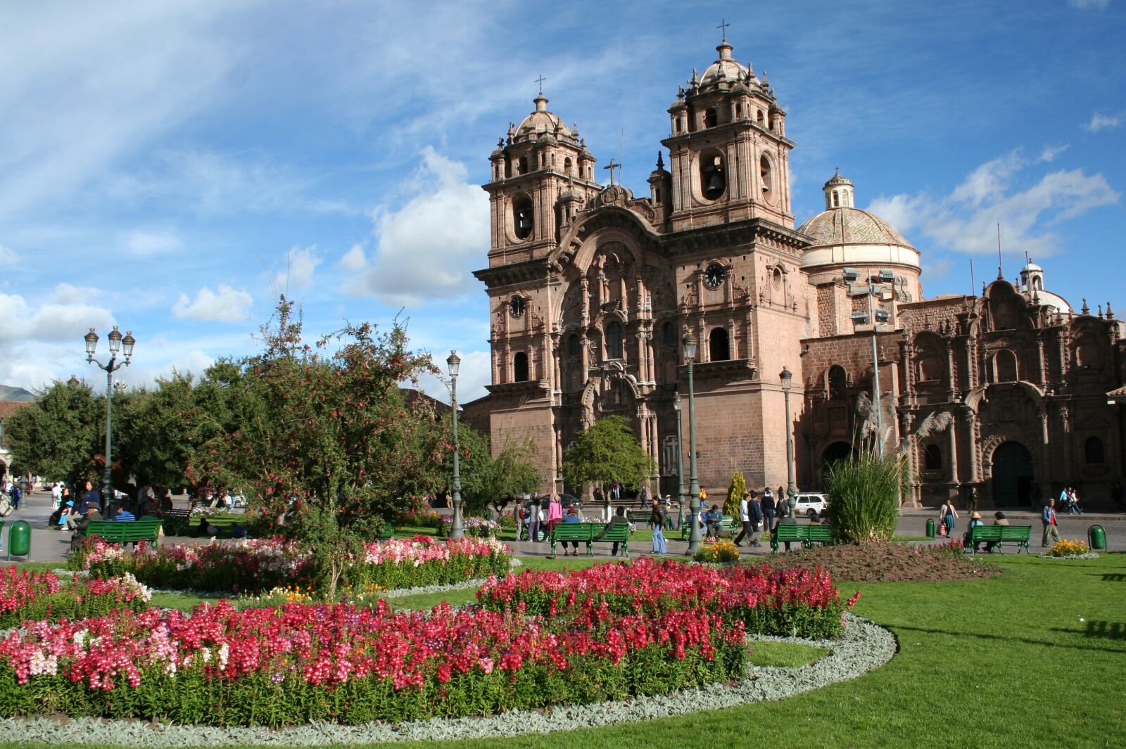 Canon EOS 350D (EOS Digital Rebel XT / EOS Kiss Digital N) sample photo. Peru, church, gardens photography