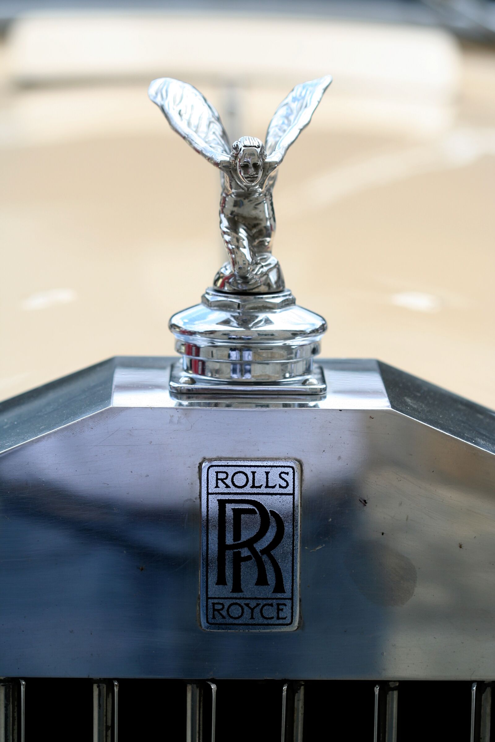 Canon EOS 350D (EOS Digital Rebel XT / EOS Kiss Digital N) sample photo. Hood ornament, rolls royce photography
