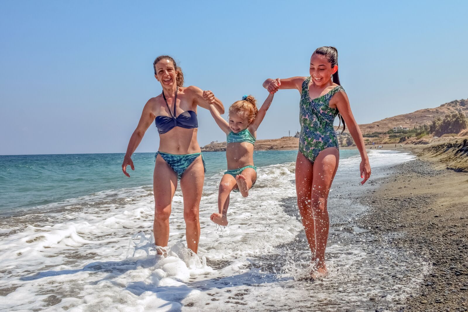 Nikon D3300 sample photo. Mother and daughters, family photography