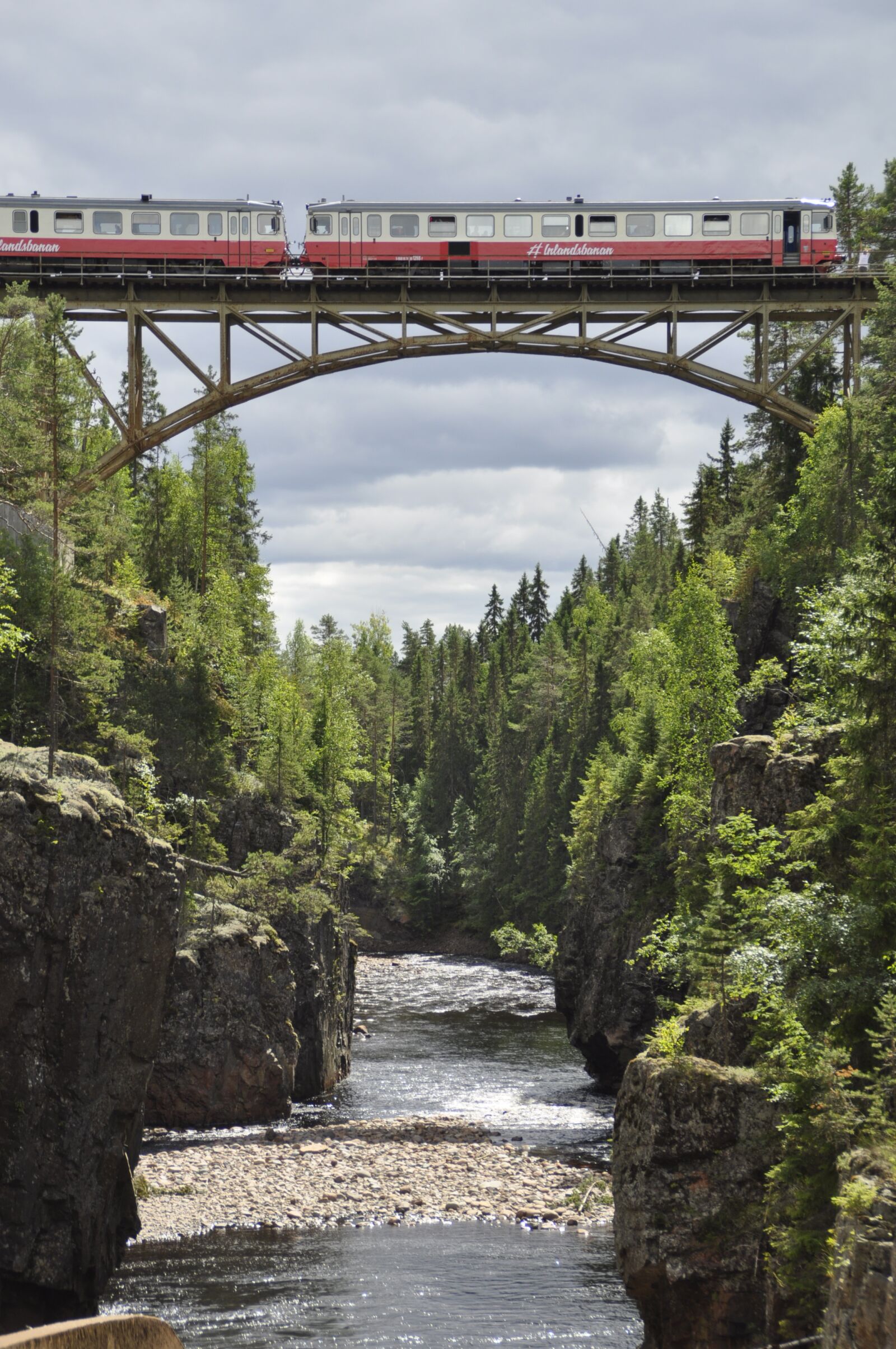 Nikon D5000 sample photo. Train, abyss, hiking photography