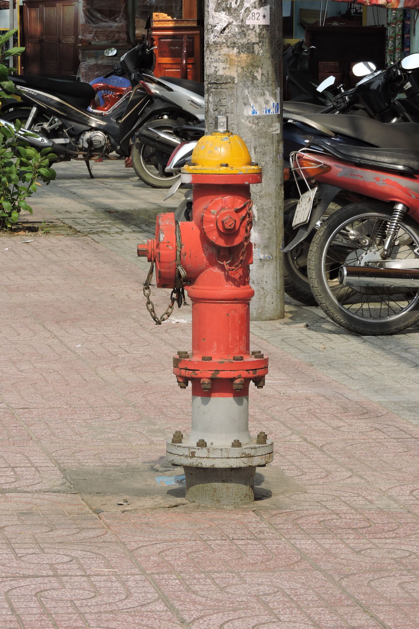 Nikon Coolpix P600 sample photo. Water tool, red, water photography