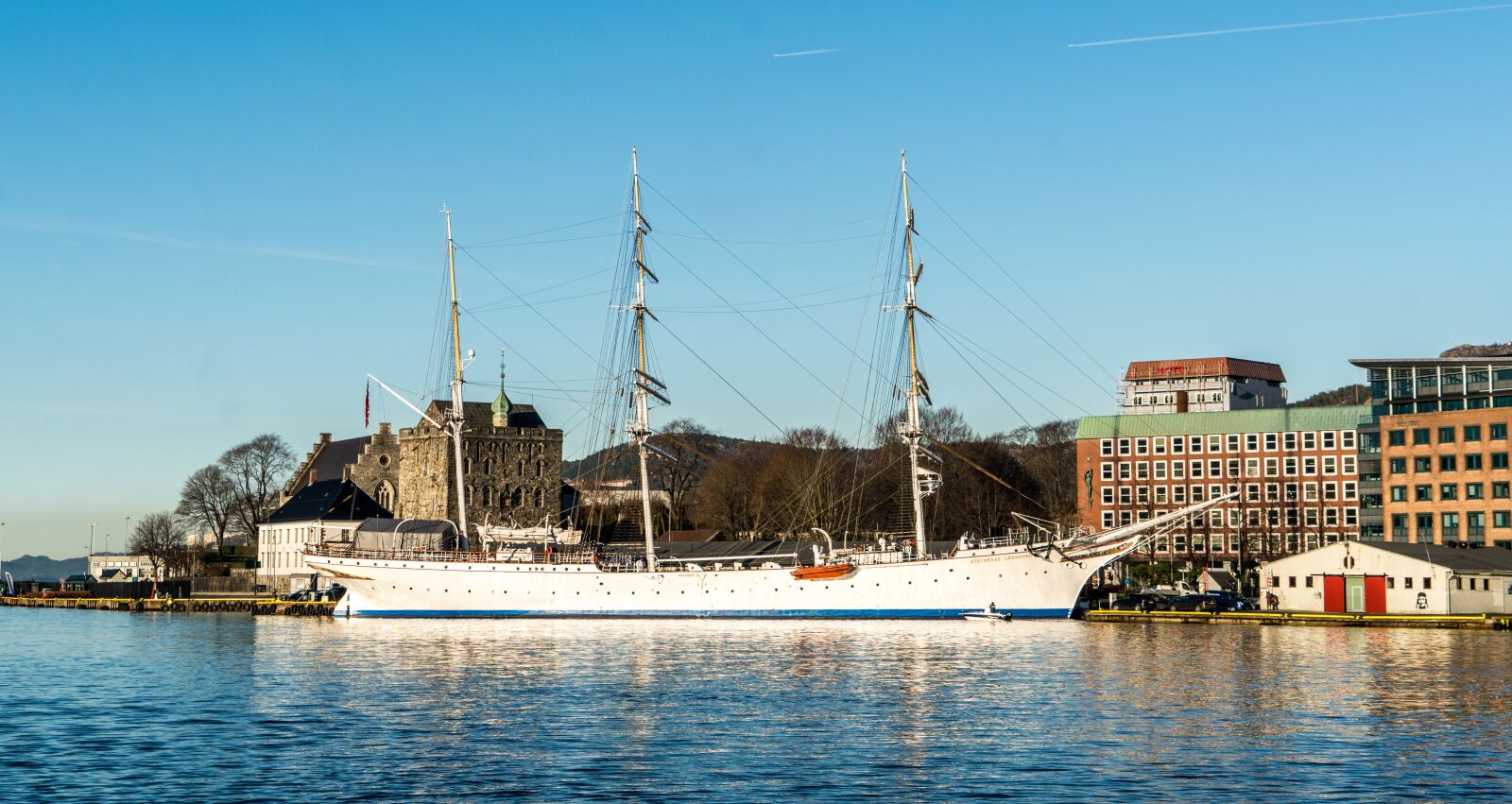 Sony a7R II + Sony FE 24-240mm F3.5-6.3 OSS sample photo. Bergen, norway, scandinavia photography