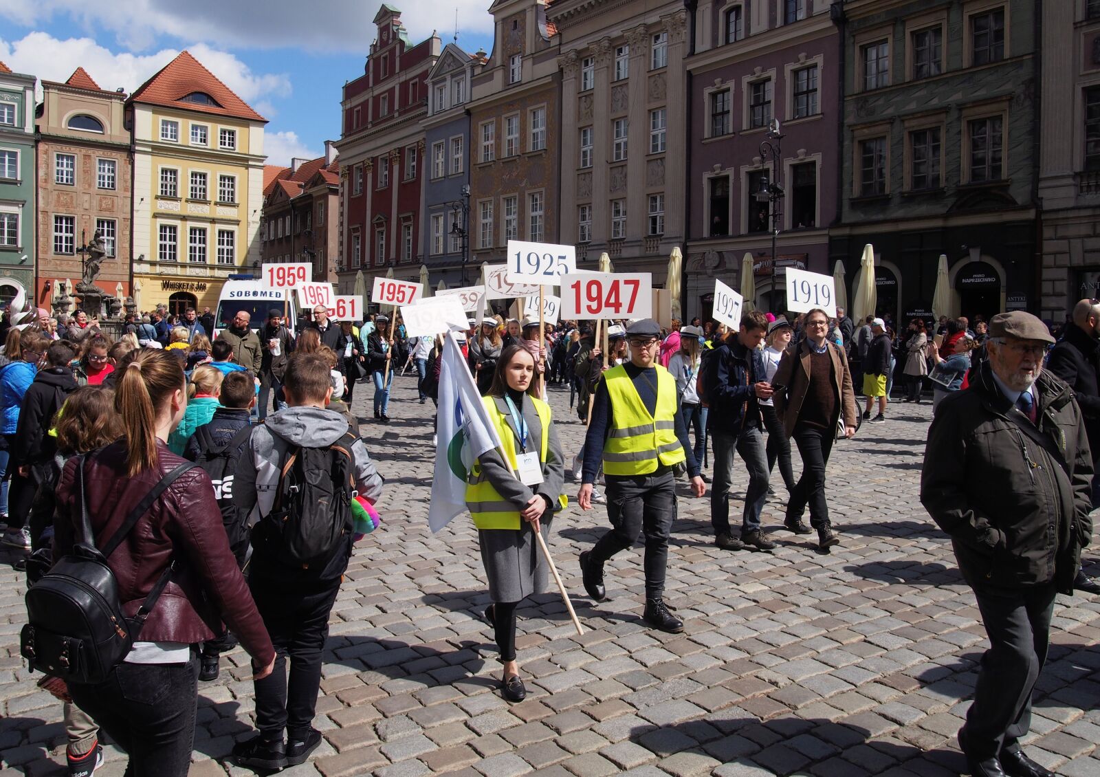 Olympus PEN E-PL6 sample photo. Poznan, a manifestation of photography