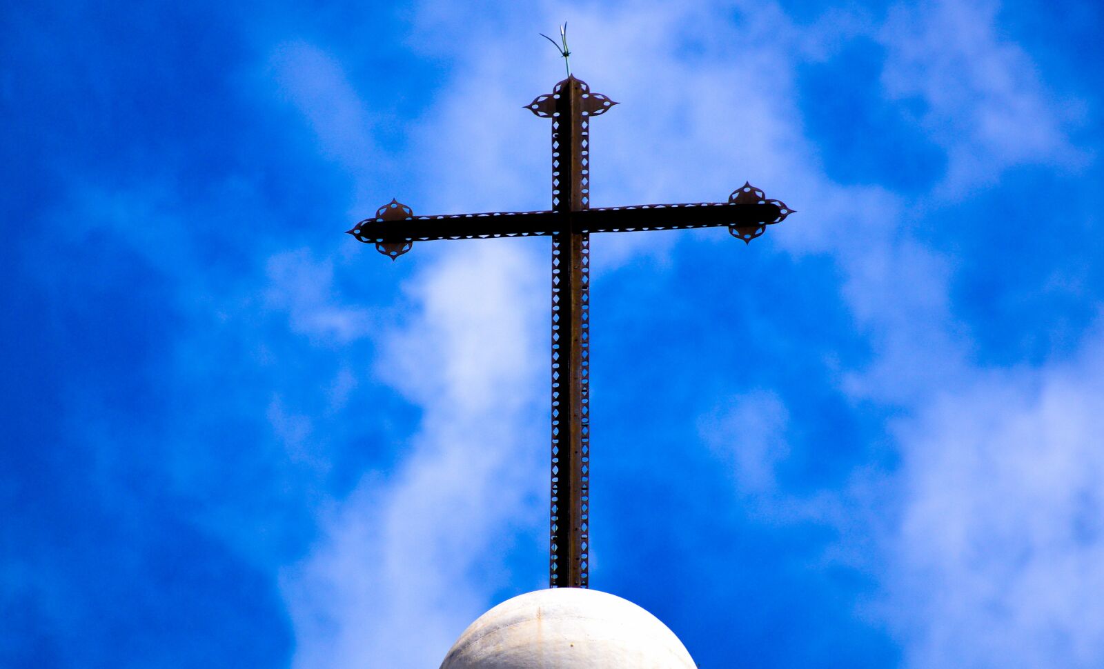 Nikon D7000 sample photo. Cruz, sky, blue sky photography