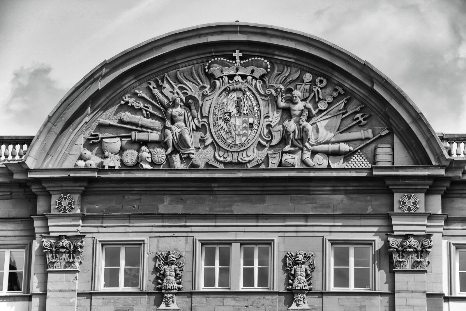 Canon EOS 700D (EOS Rebel T5i / EOS Kiss X7i) sample photo. Castle, relief, architecture photography
