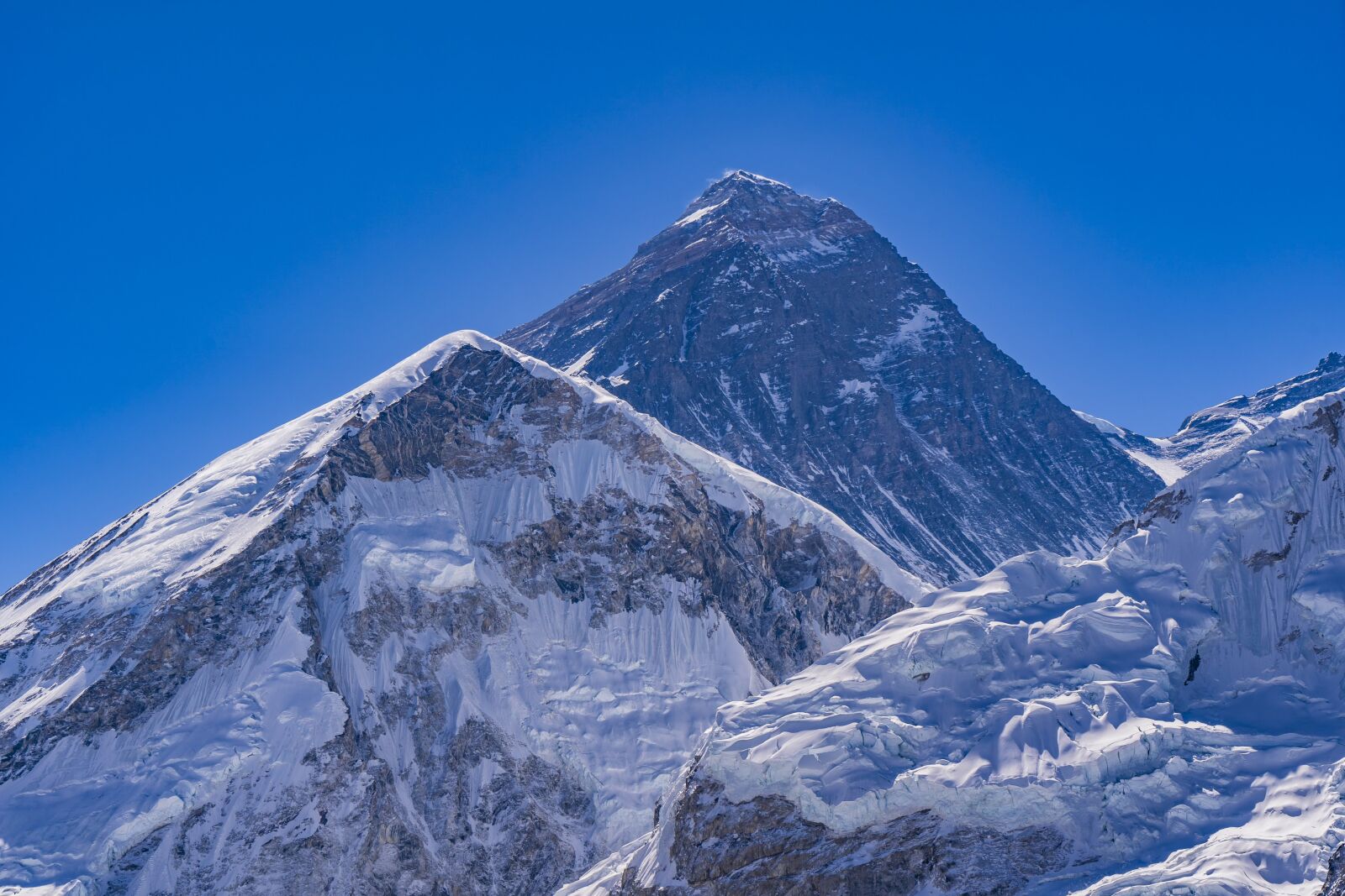 Sony a7 III + Sony Vario Tessar T* FE 24-70mm F4 ZA OSS sample photo. Mountain, nepal, himalayan photography