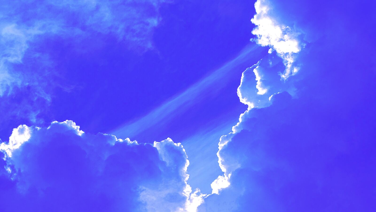 Sony DSC-HX400 sample photo. Clouds, sky, blue photography