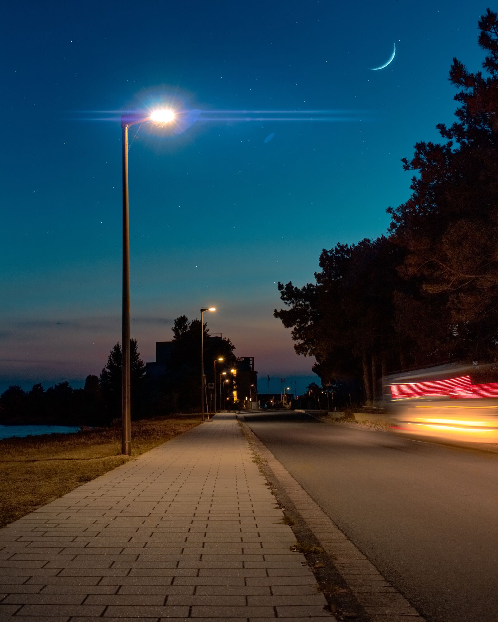 Canon EOS 1300D (EOS Rebel T6 / EOS Kiss X80) sample photo. Night, road, star photography