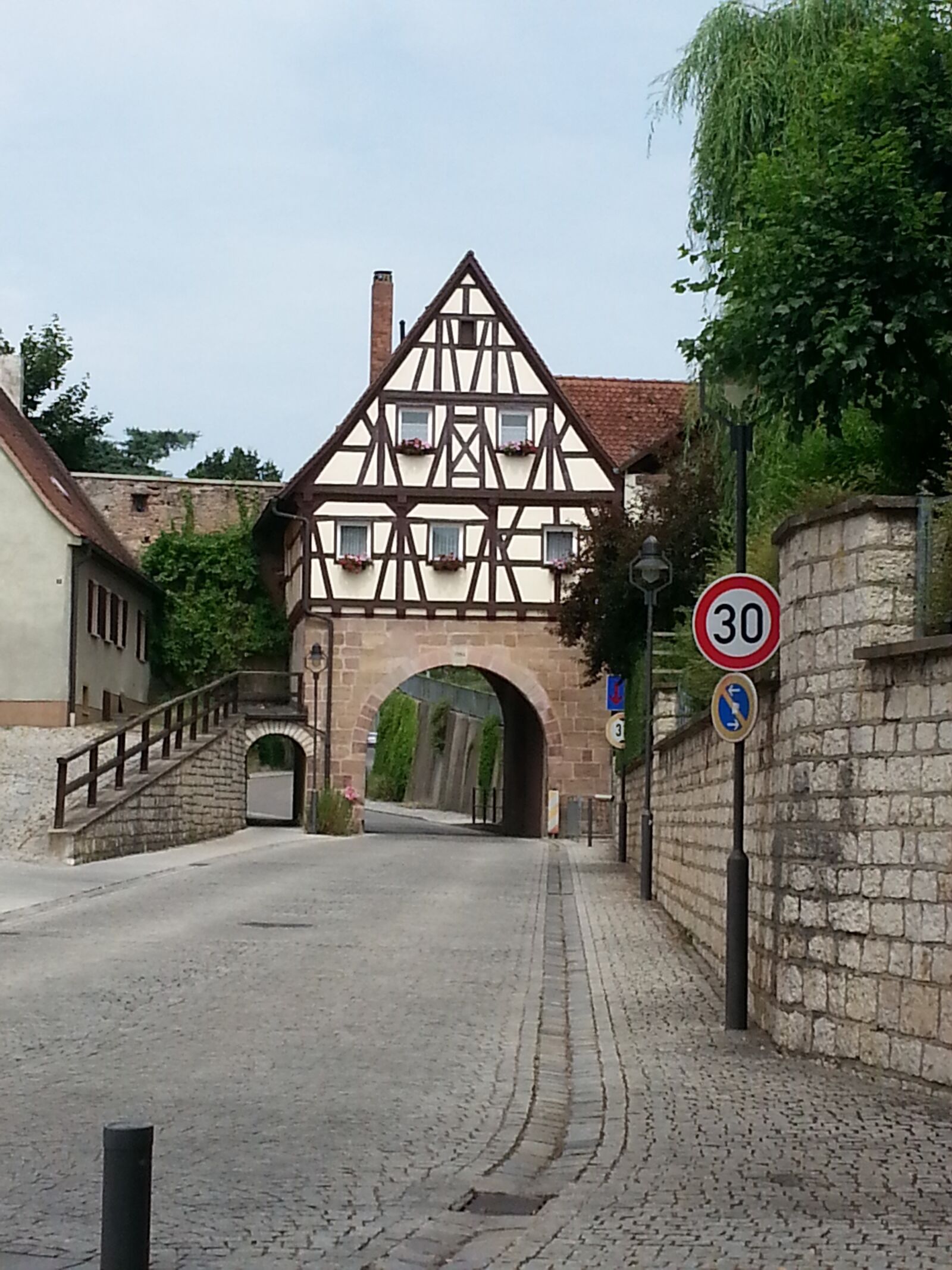 Samsung Galaxy S3 sample photo. Pleinfeld, splitter gate, middle photography
