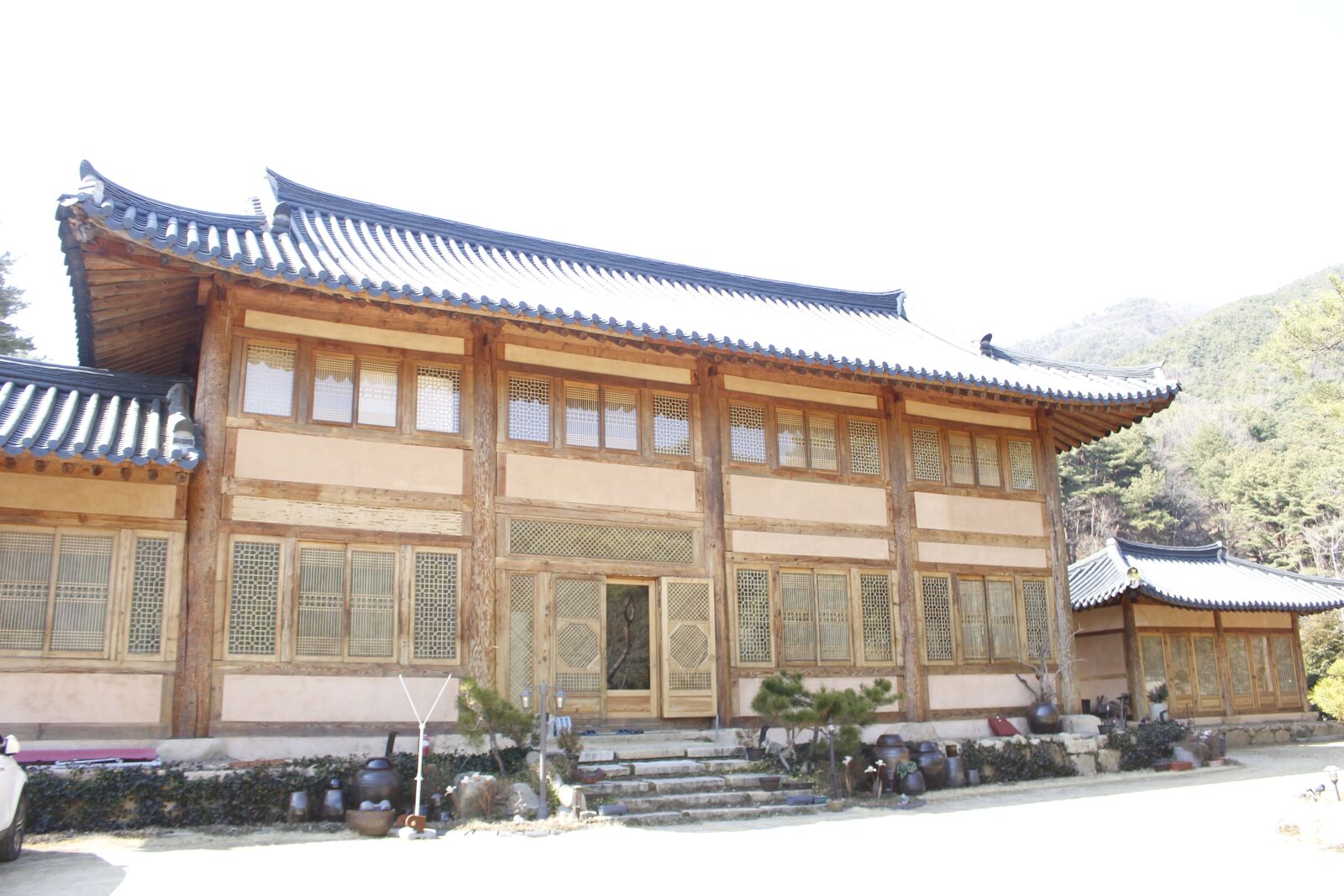 Canon EOS 100D (EOS Rebel SL1 / EOS Kiss X7) sample photo. Temple, sunny, spring photography