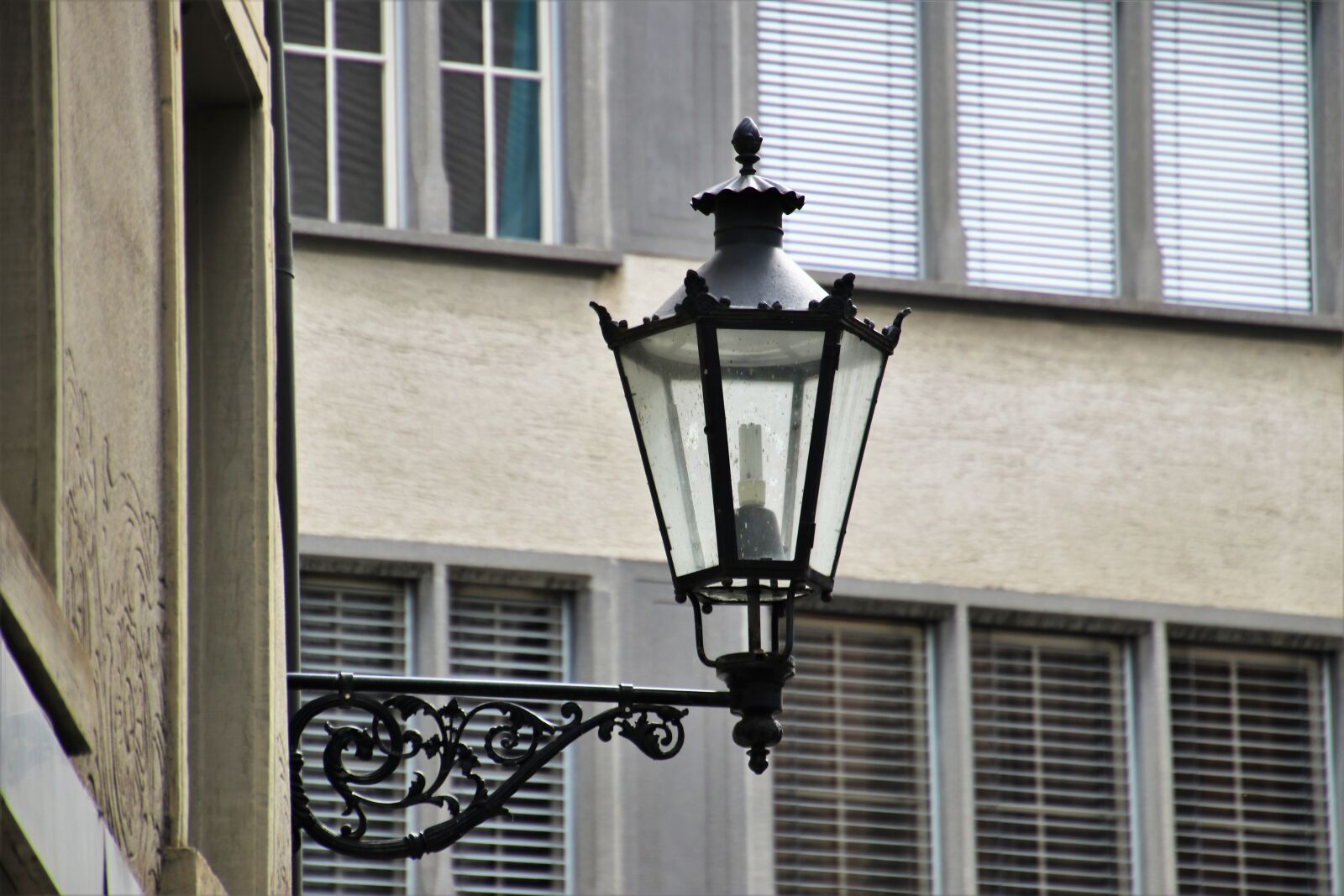 Canon EOS 80D sample photo. Lantern, historic, old photography