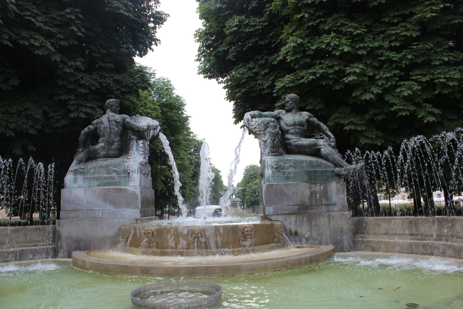 Canon EOS 600D (Rebel EOS T3i / EOS Kiss X5) sample photo. Torino, turin, fountain photography