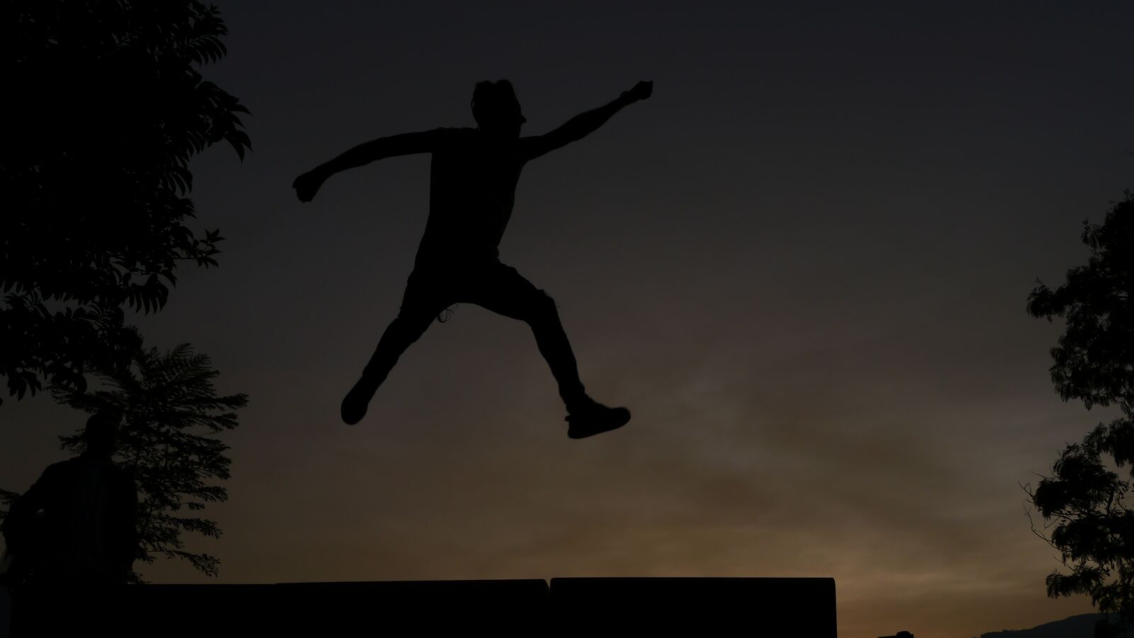Panasonic Lumix DMC-G5 sample photo. Jump, happy, emotion photography