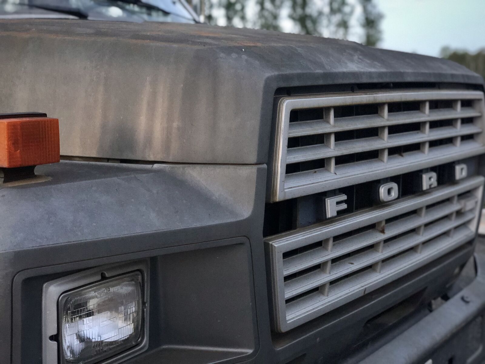 iPhone X back dual camera 6mm f/2.4 sample photo. Ford, truck, vehicle photography