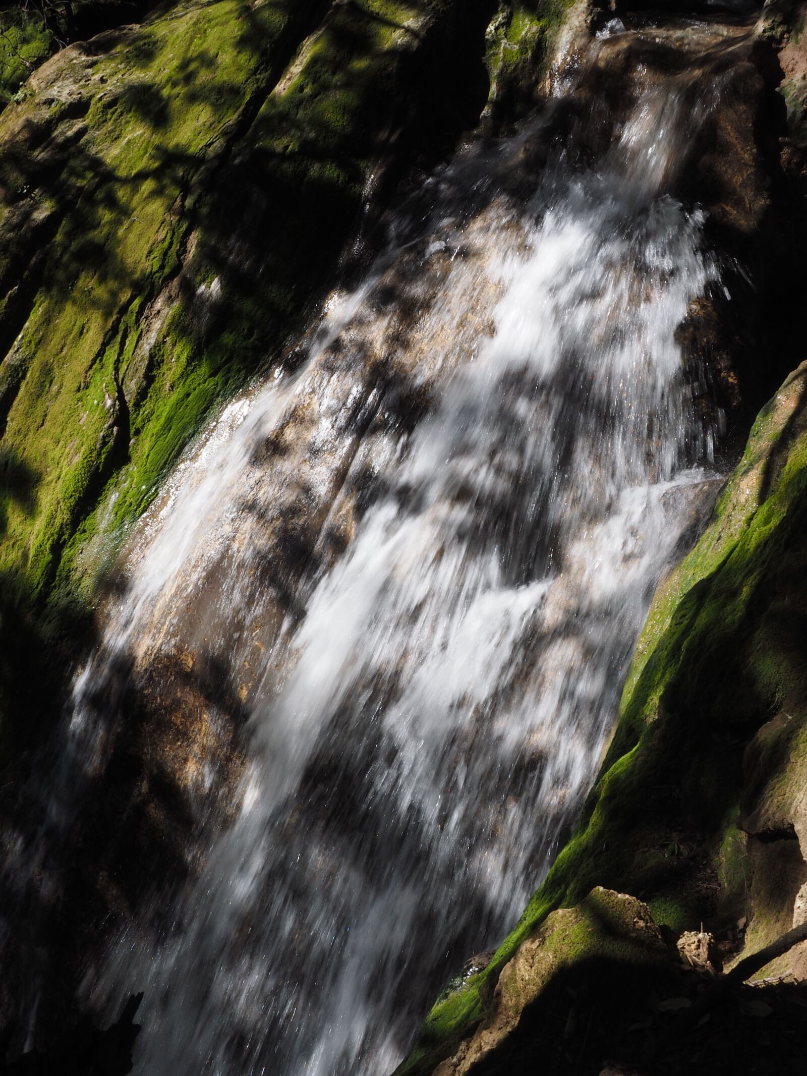 Olympus OM-D E-M1 + Olympus M.Zuiko Digital ED 12-40mm F2.8 Pro sample photo. Salt des freu, waterfall photography