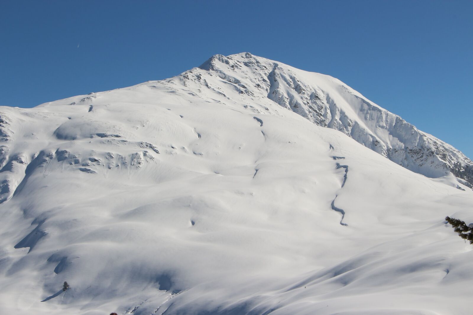 Canon EOS 700D (EOS Rebel T5i / EOS Kiss X7i) sample photo. Mountain, snow, landscape photography