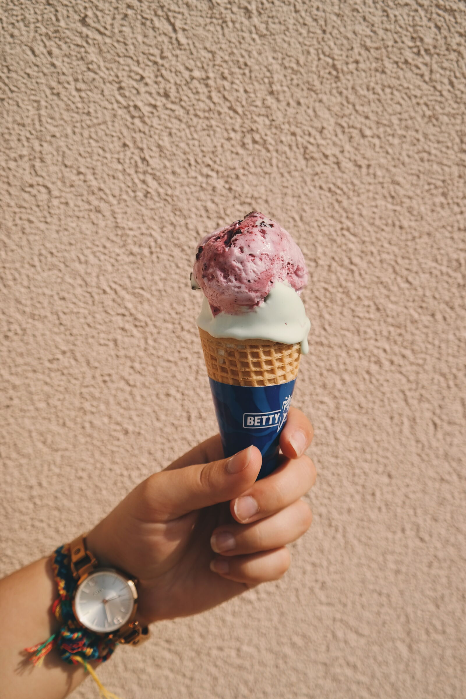 Samsung NX300 sample photo. Cone, dessert, food, hand photography