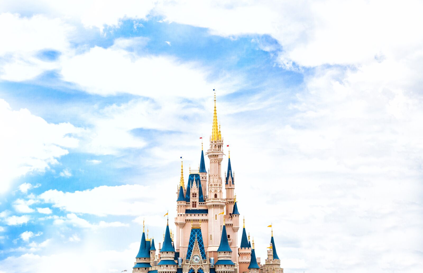 Canon EF 24-105mm F4L IS USM sample photo. Architecture, castle, cinderella castle photography