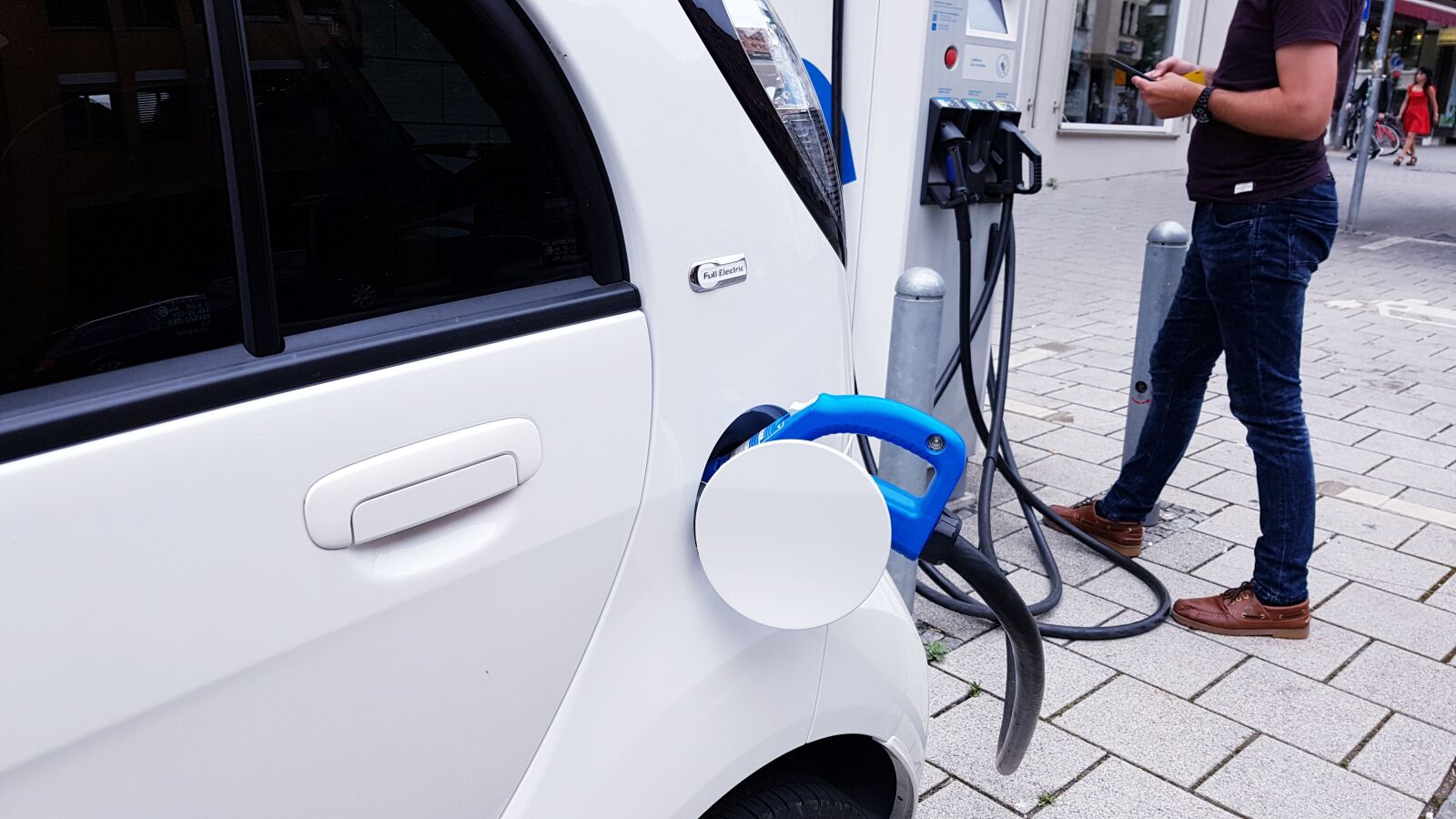 Samsung Galaxy S7 Edge sample photo. Electric car, charging station photography