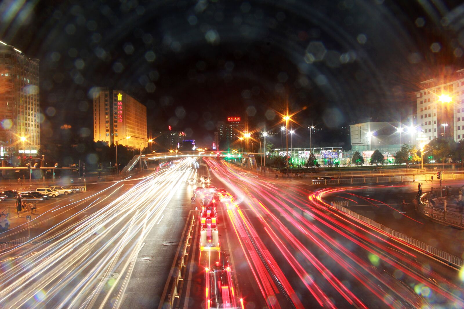 Canon EF-S 18-135mm F3.5-5.6 IS sample photo. Avenue, traffic, night view photography