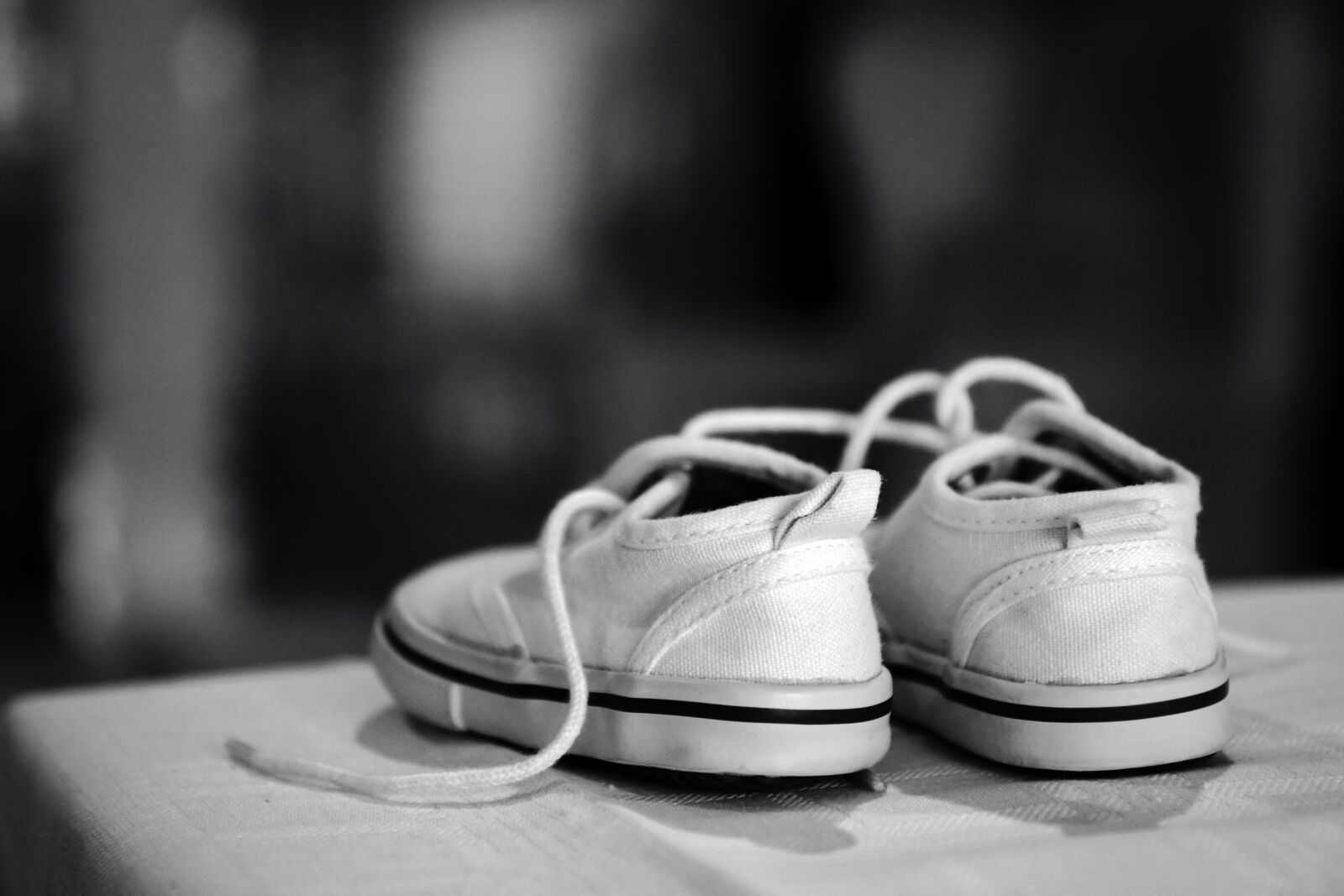 Canon EOS 7D sample photo. Baby, child, shoe photography
