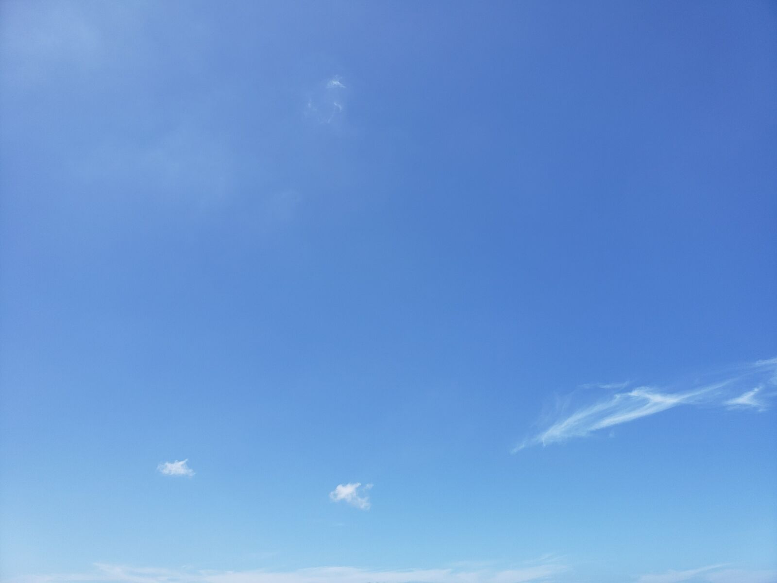 Samsung Galaxy Note9 sample photo. Blue sky, sunny day photography