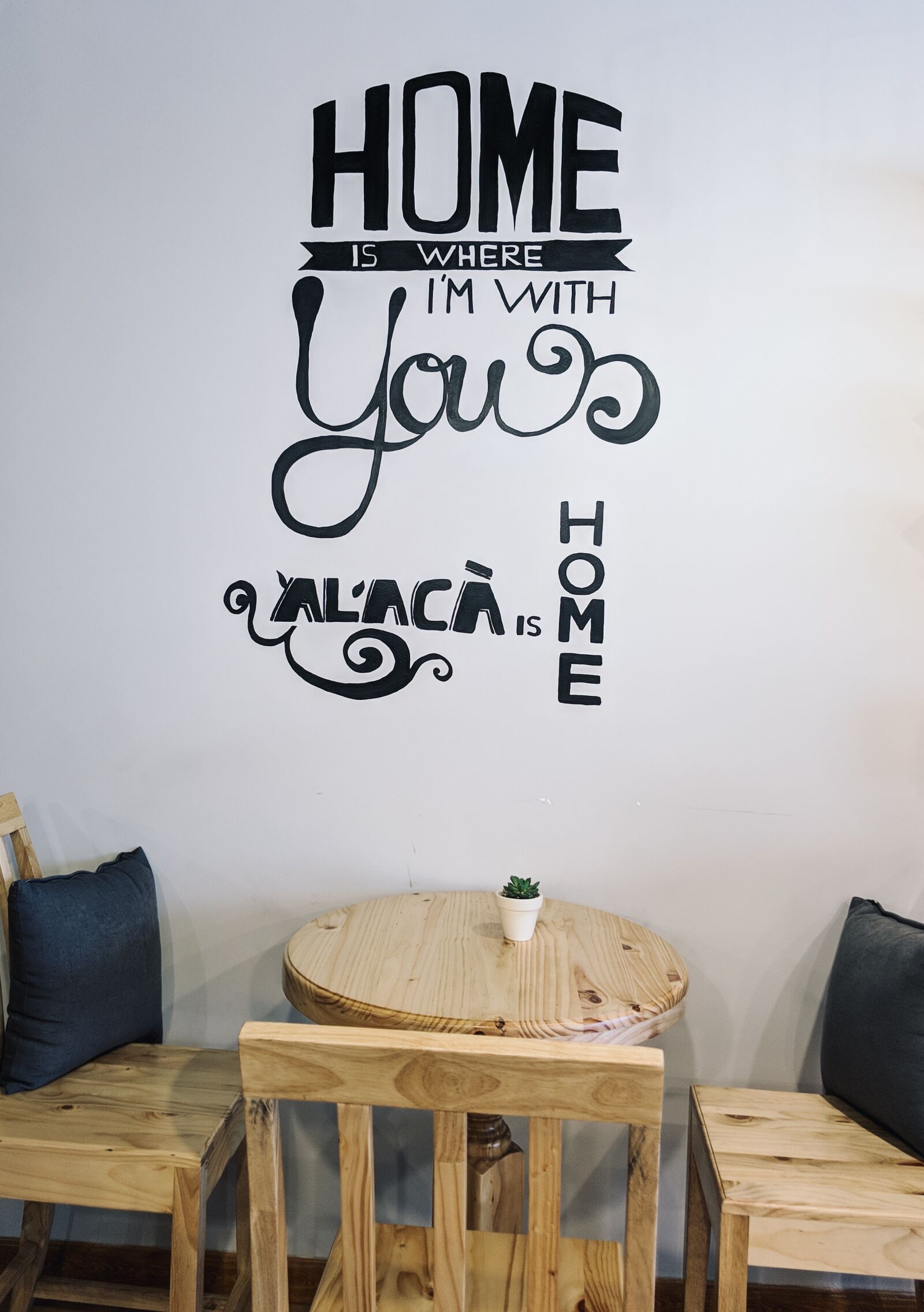 Samsung Galaxy Note Fan Edition sample photo. Cafe, desk, wall photography