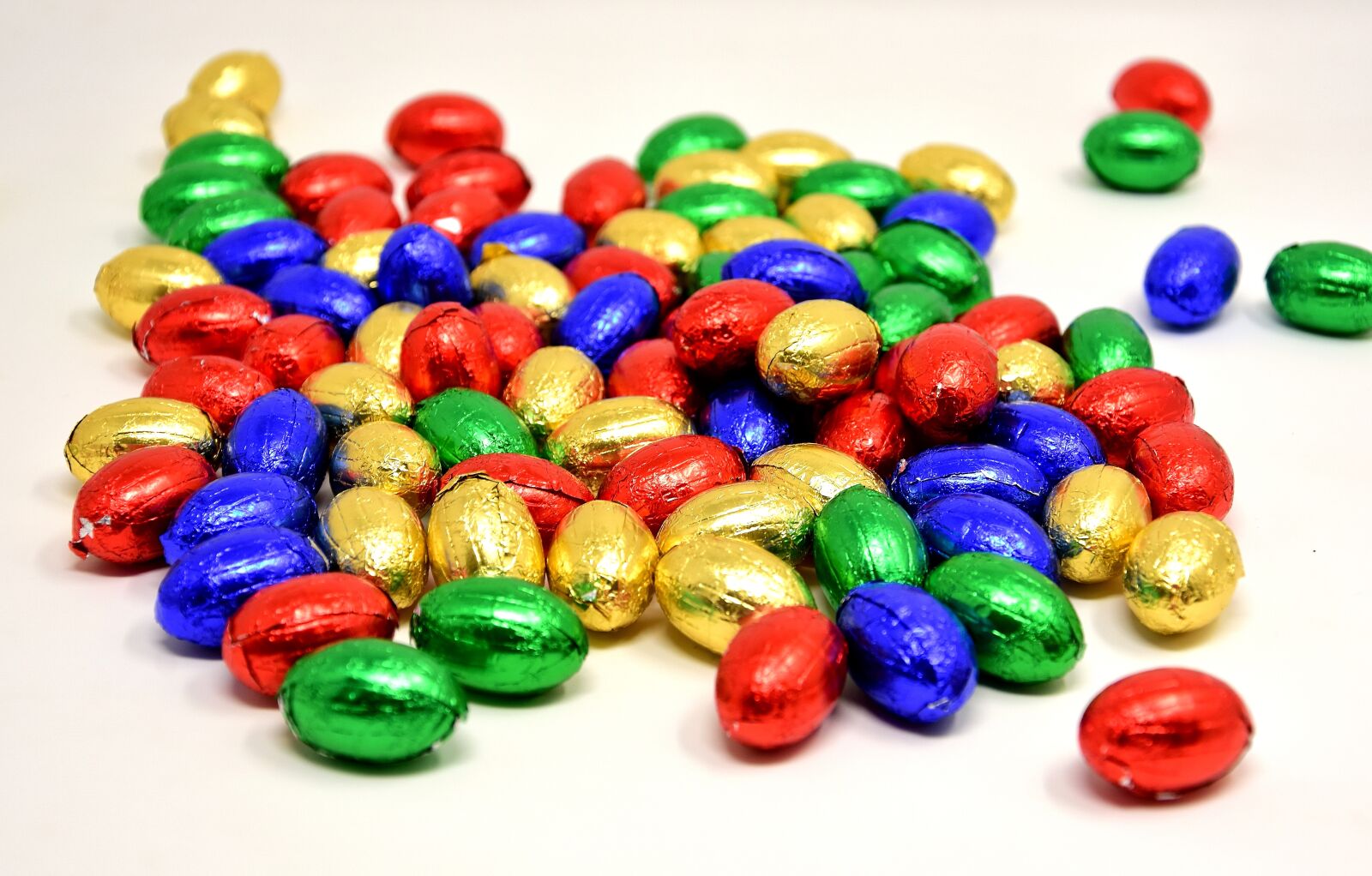 Nikon D7200 sample photo. Easter, chocolate eggs, colorful photography