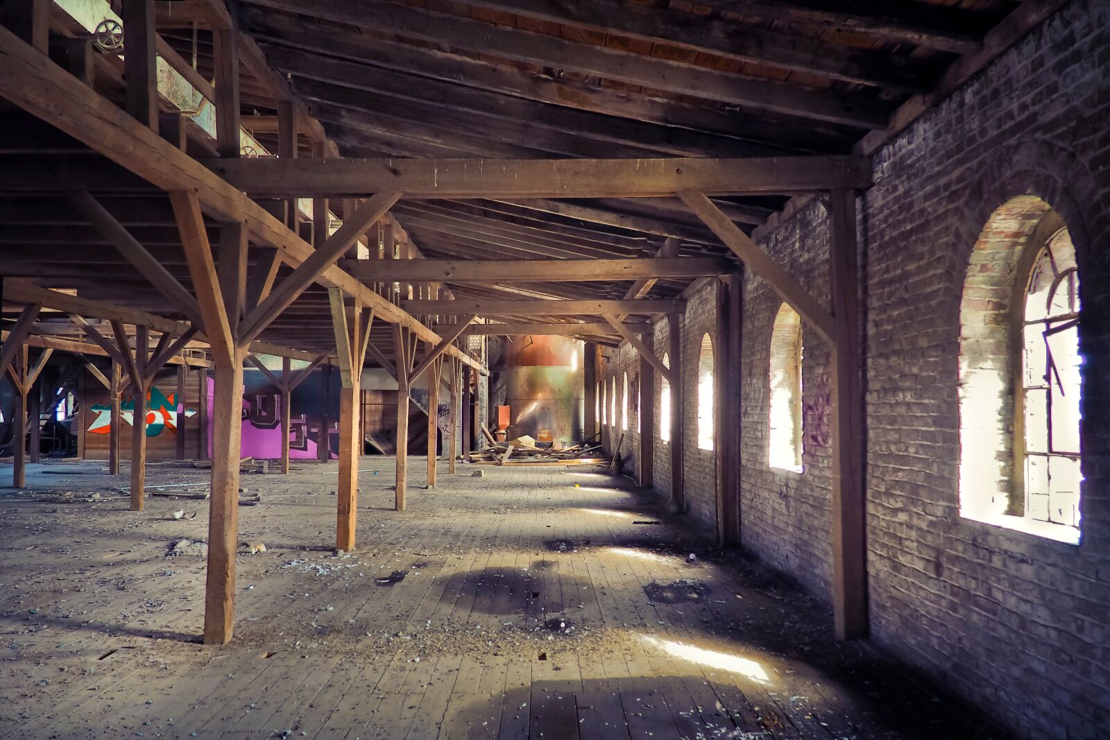 Olympus OM-D E-M10 sample photo. Lost places, warehouse, stock photography