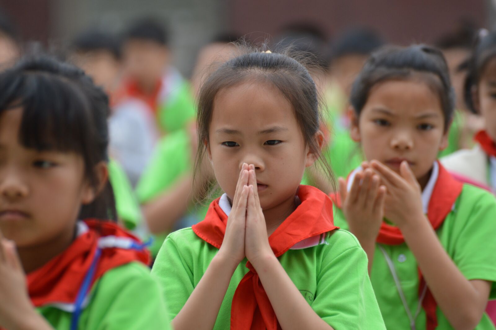 Nikon D3200 sample photo. A grateful heart, pupils photography