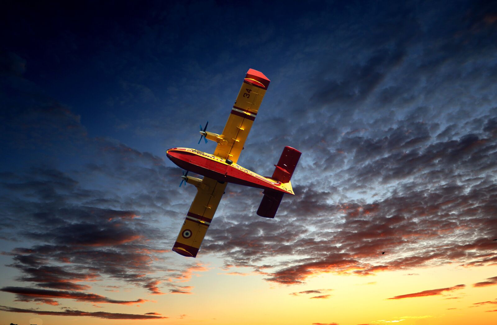 Canon PowerShot G1 X Mark III sample photo. Sunset, aircraft, fire photography