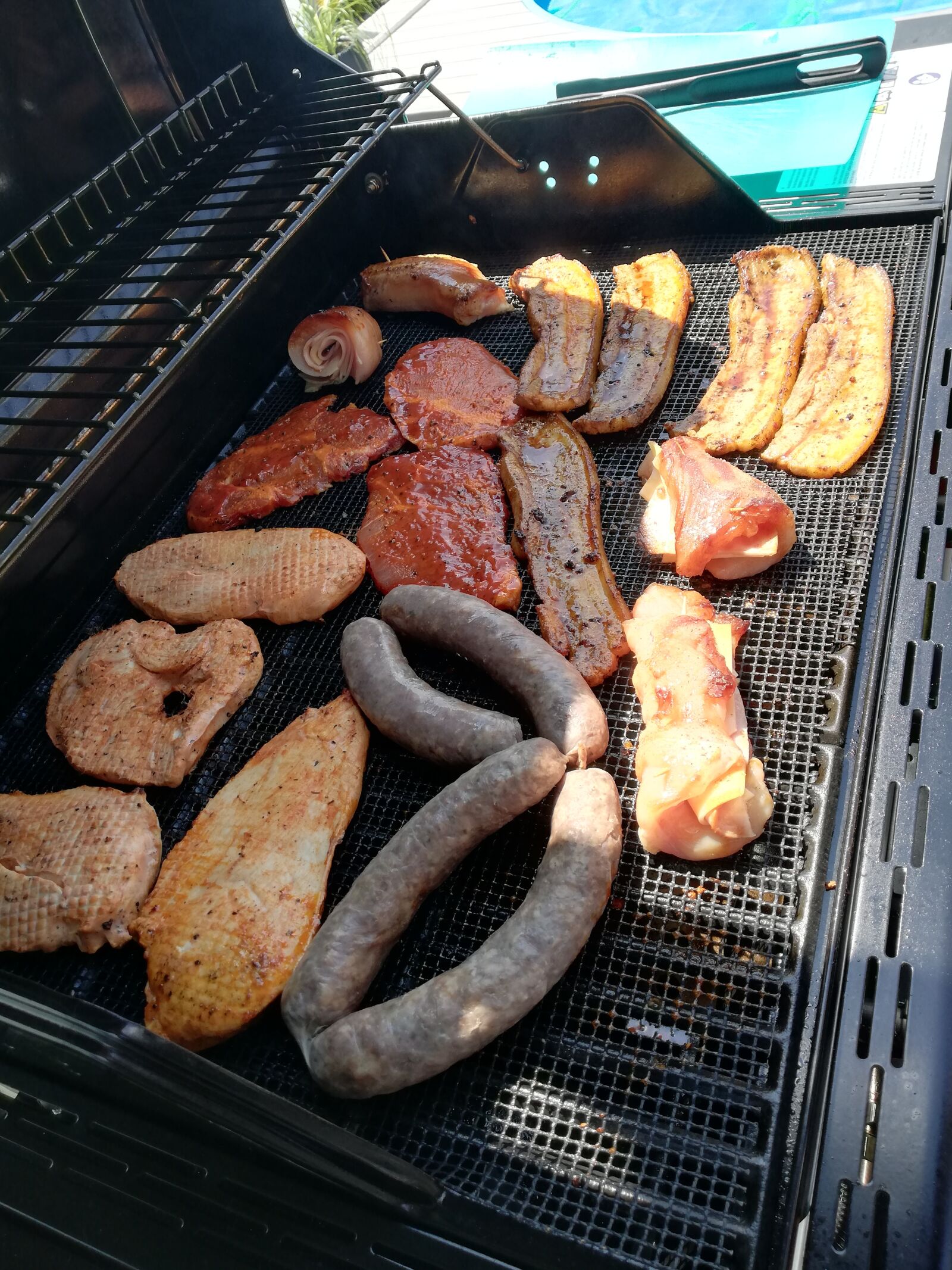 HUAWEI P20 lite sample photo. Barbecue, grill sausage, steaks photography