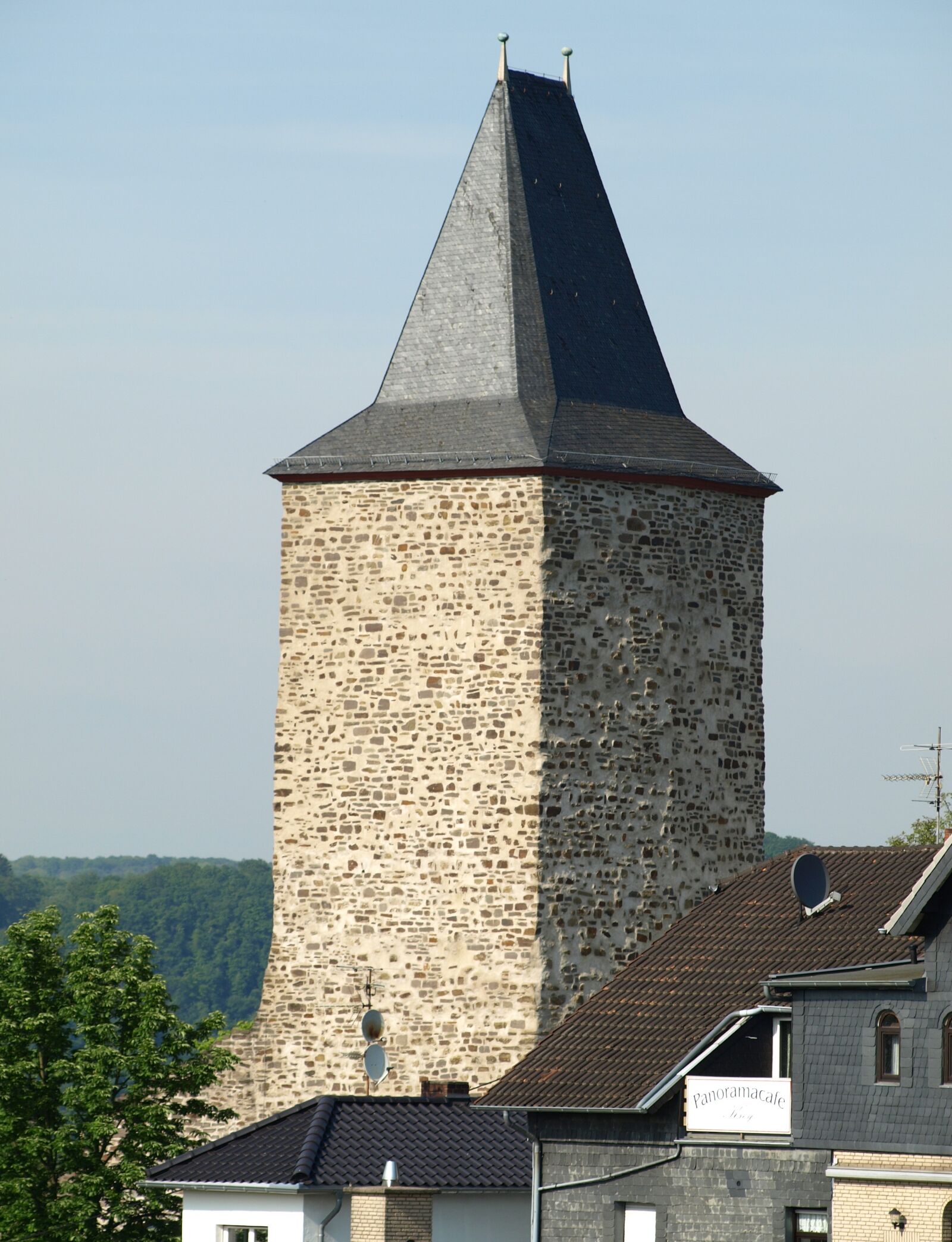 Olympus E-510 (EVOLT E-510) sample photo. Castle tower, city blankenberg photography
