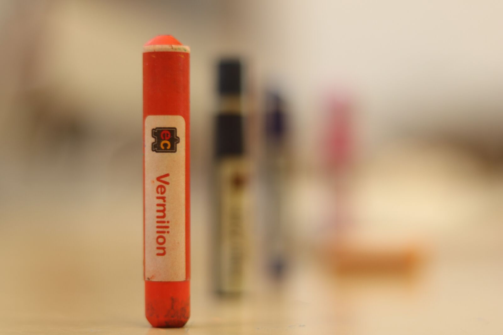 Canon EOS 750D (EOS Rebel T6i / EOS Kiss X8i) sample photo. Crayon, blue, pink photography