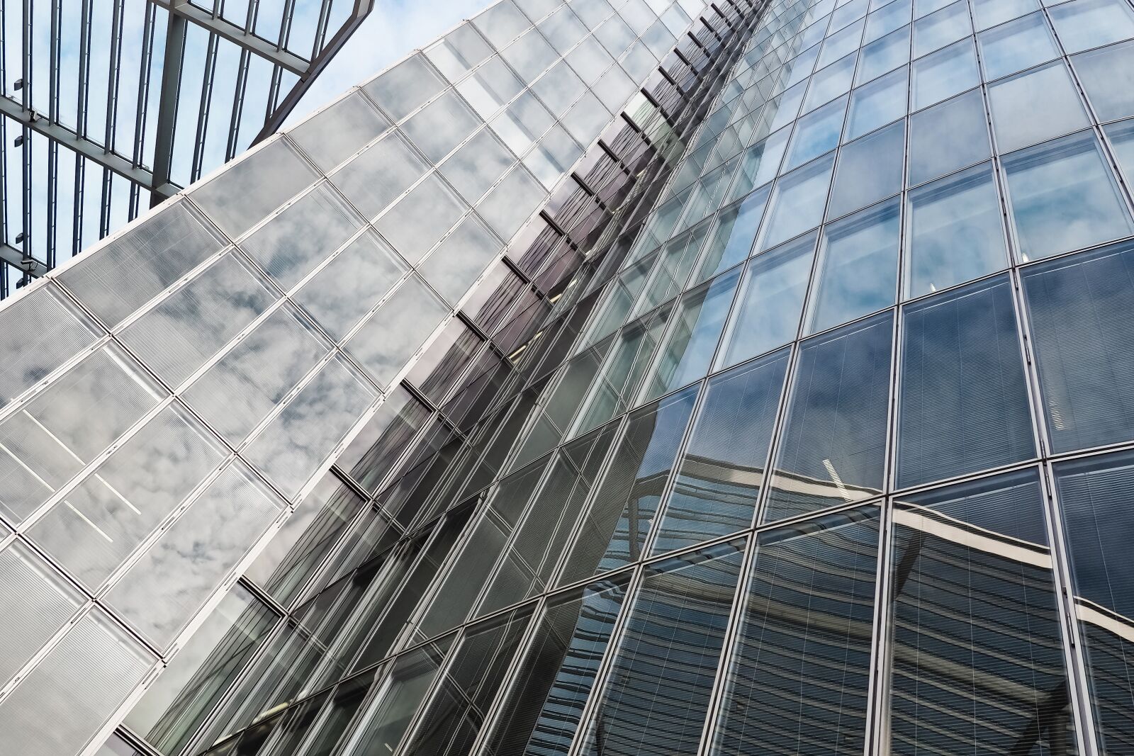 Olympus OM-D E-M10 sample photo. Architecture, glass, window photography