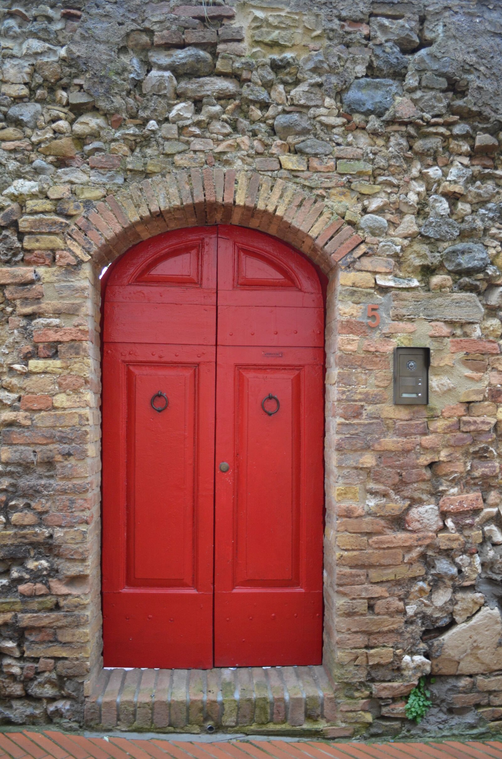 Nikon D5100 sample photo. Red, door, home photography