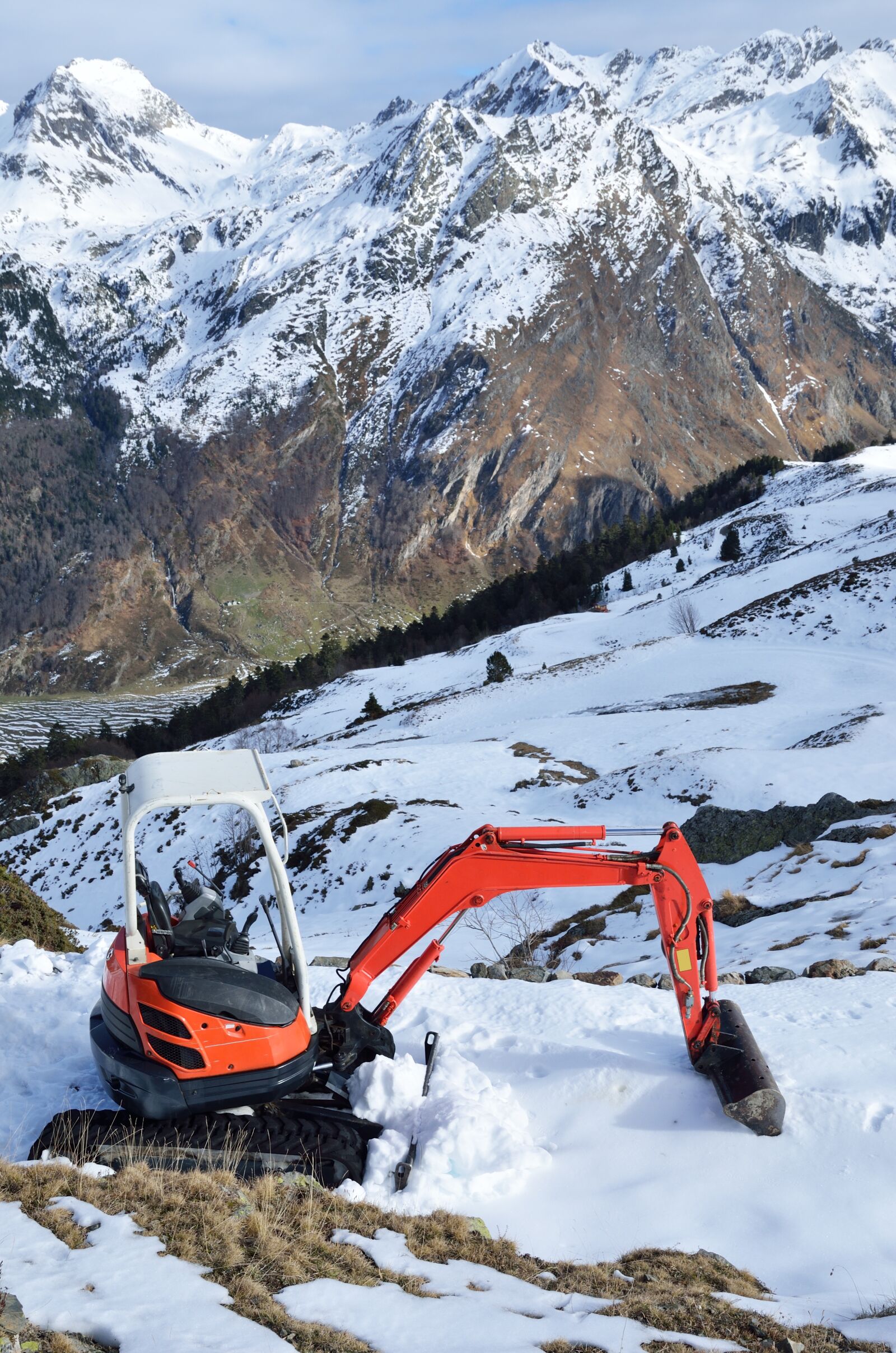 Nikon D7000 sample photo. Excavator, mountain, slope photography