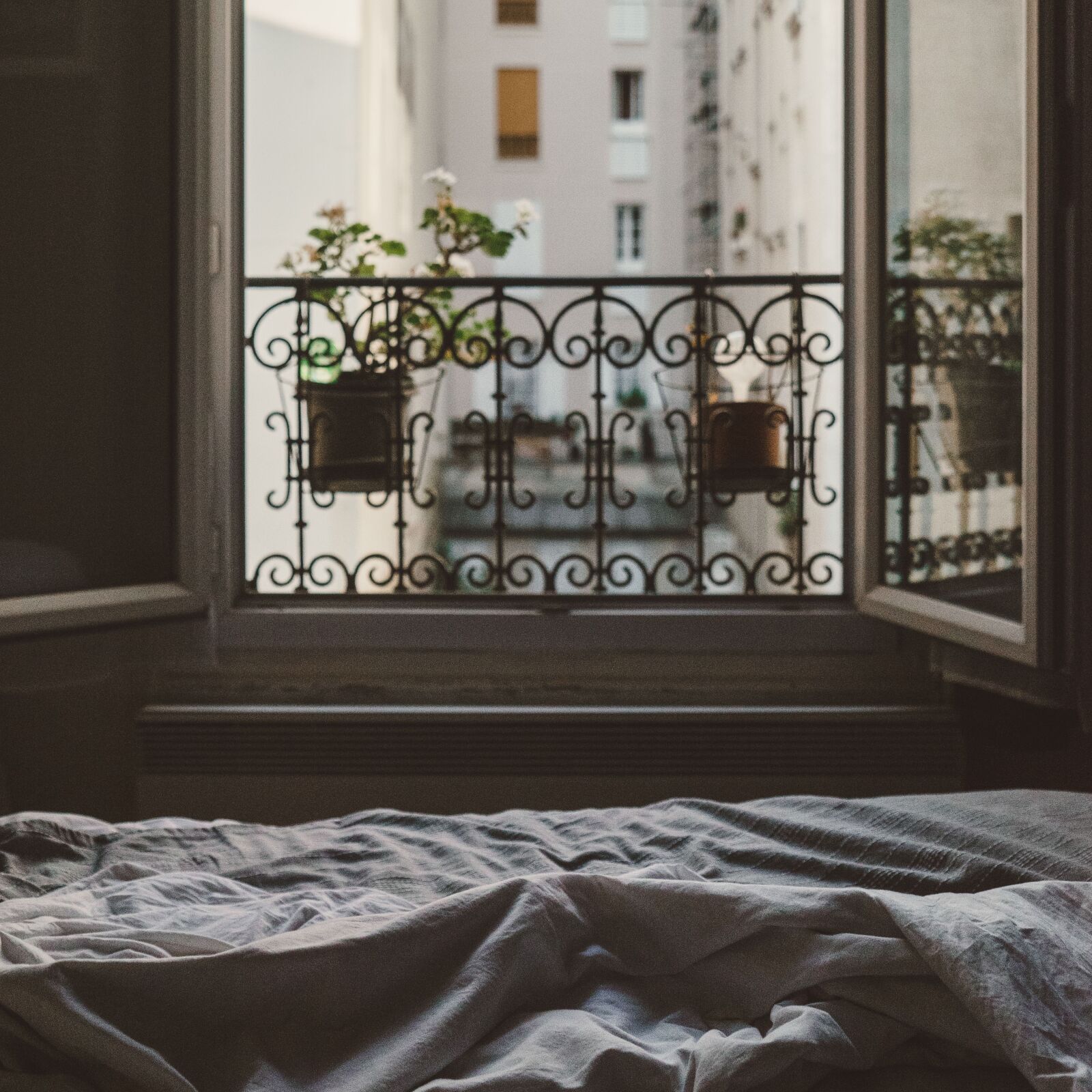 Sony a7 II + Sony Vario Tessar T* FE 24-70mm F4 ZA OSS sample photo. House, home, residence photography