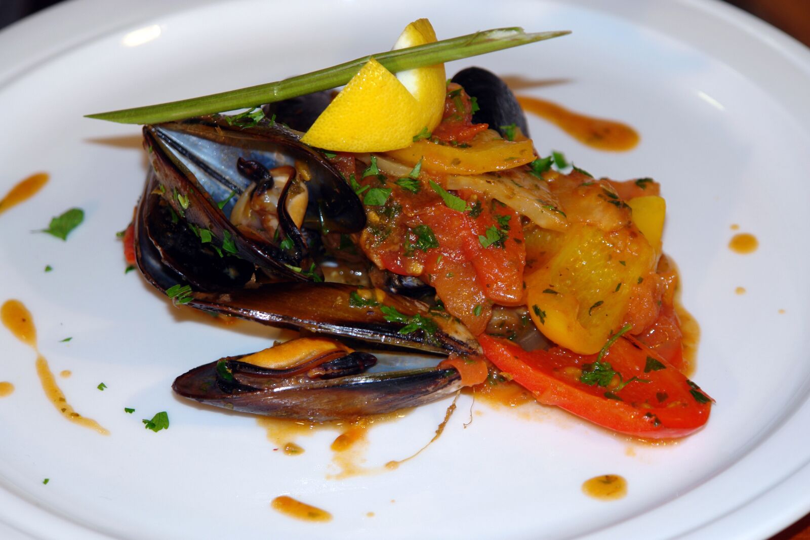 Sony DSC-R1 sample photo. Clams, seafood, healthy photography