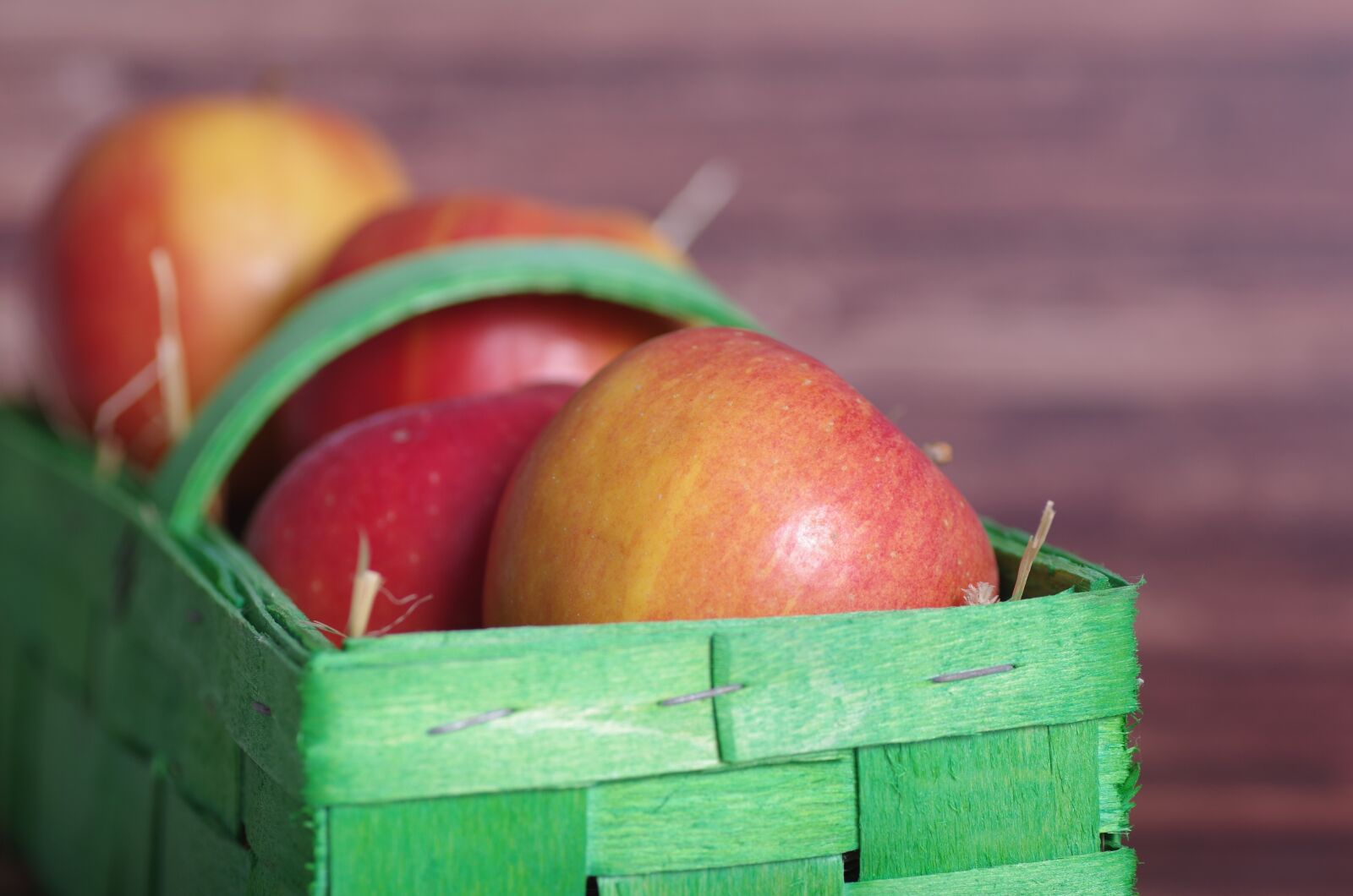Pentax K-50 sample photo. Apple, windfall, autumn photography