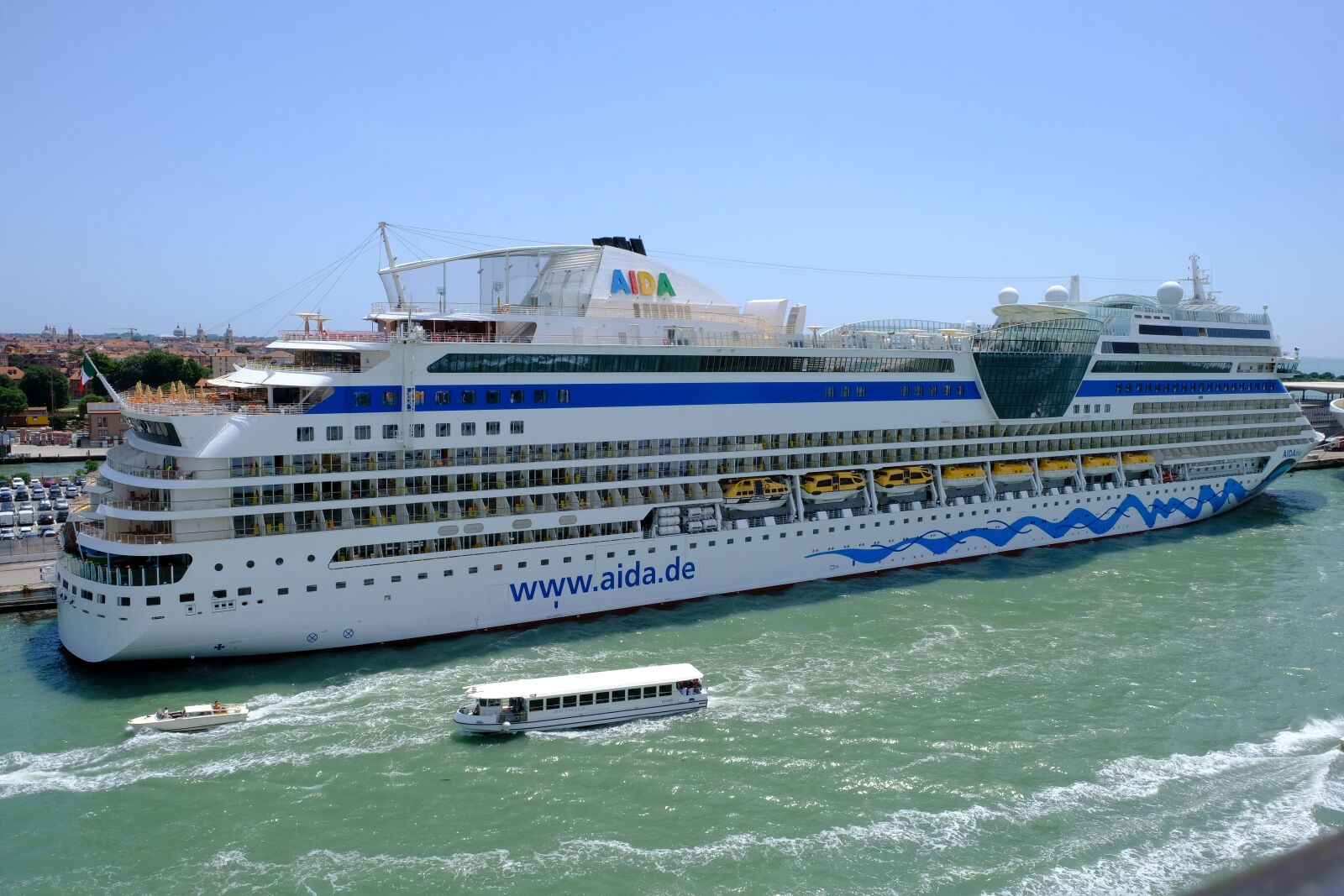 Fujifilm X-T2 sample photo. Ship, cruise ship, cruise photography