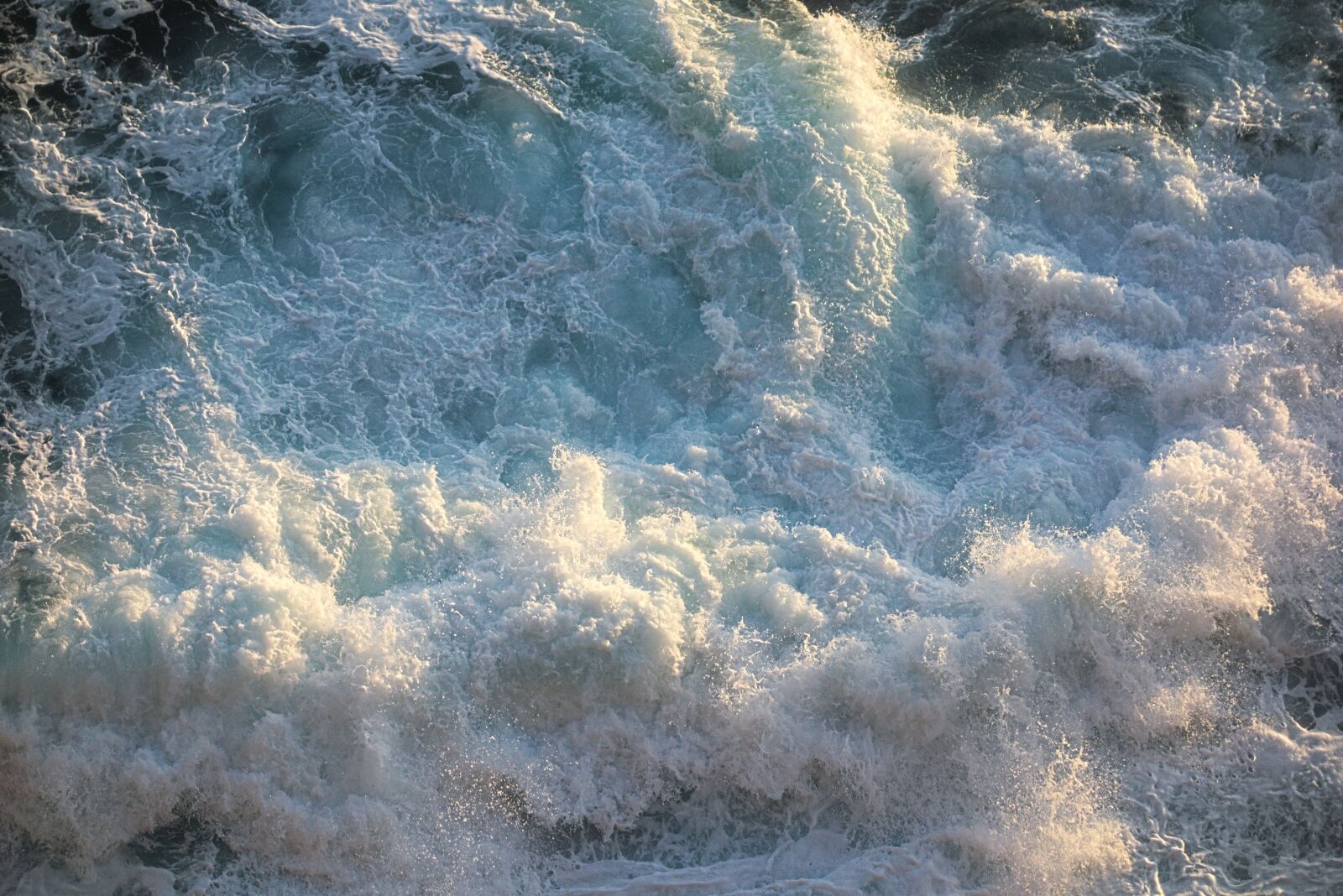 Sony Cyber-shot DSC-RX100 sample photo. Onda, sea, water photography