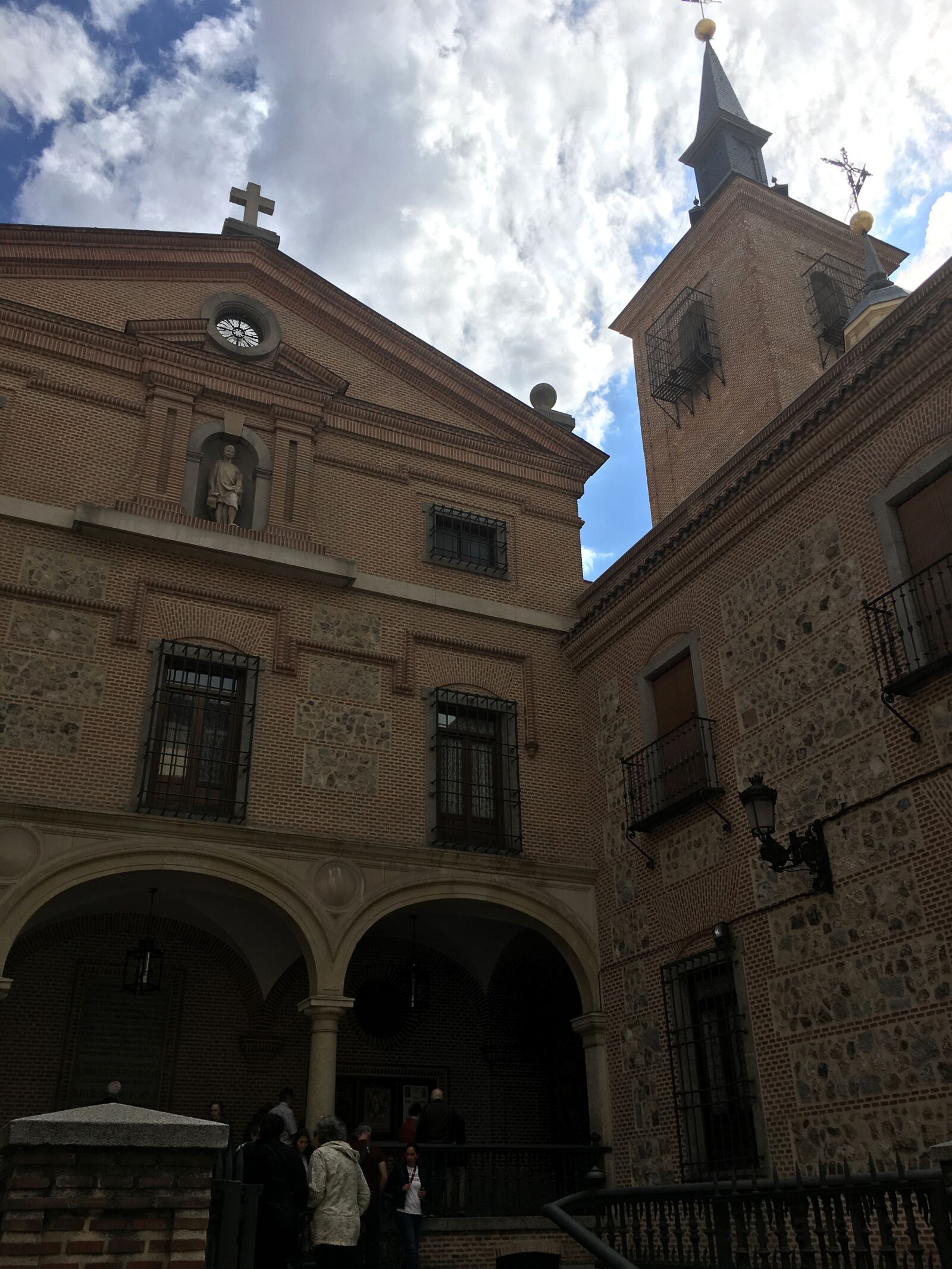 iPhone 6s back camera 4.15mm f/2.2 sample photo. Center, madrid, sun photography