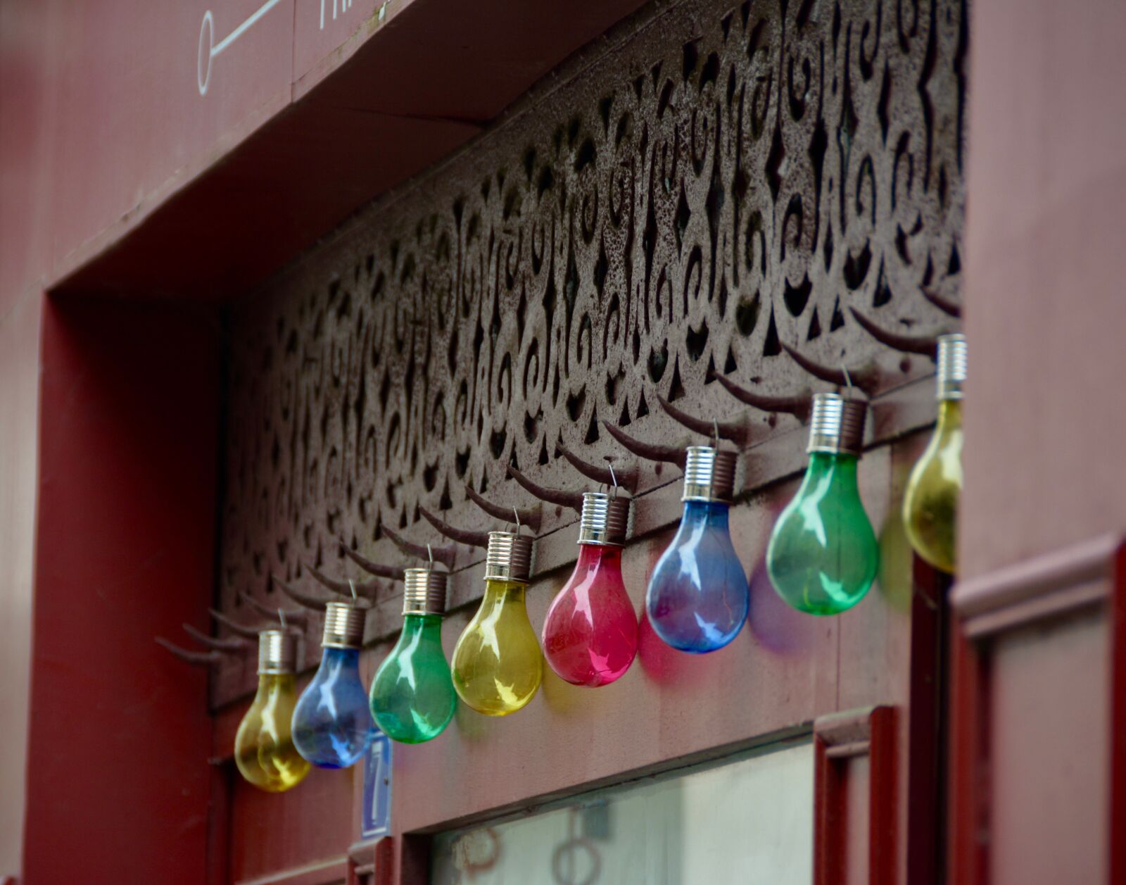 Nikon D7100 sample photo. Light bulbs, colors, hooks photography
