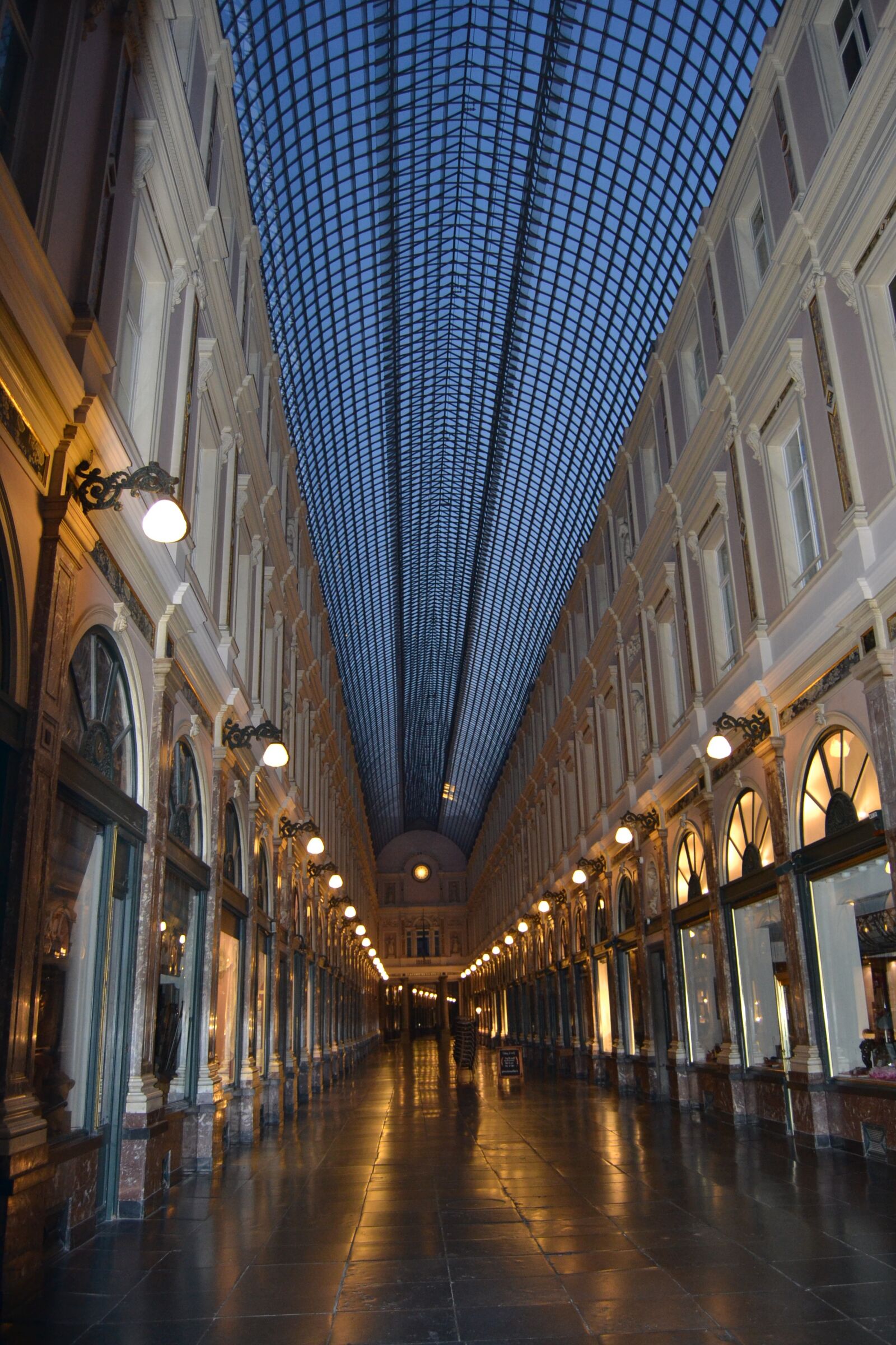 Nikon D3100 sample photo. Bruxelles, architecture, presentation photography
