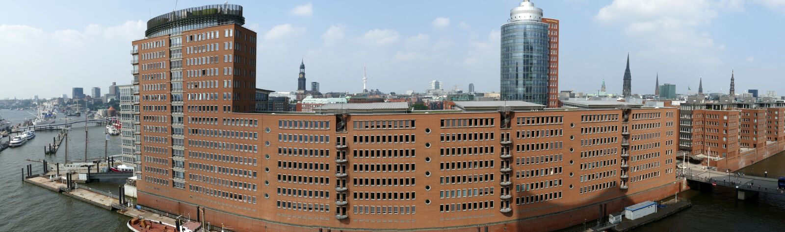 Panasonic Lumix DMC-FZ1000 sample photo. Hamburg, port, speicherstadt photography