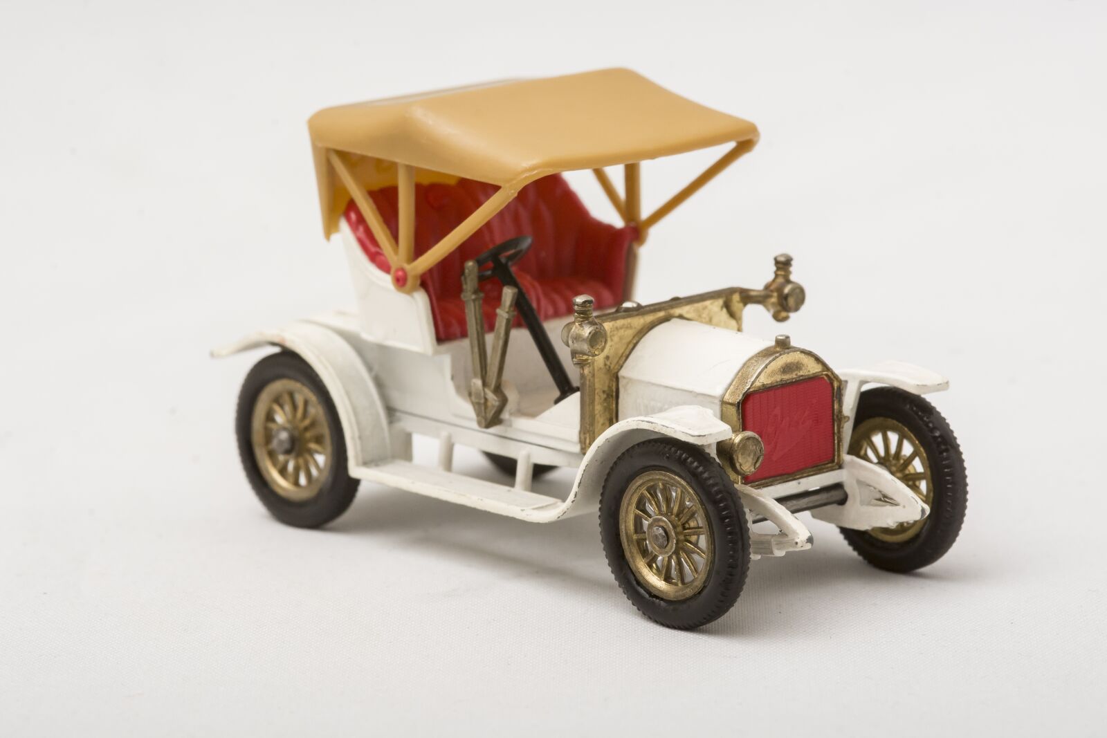 Nikon D7100 sample photo. Ford, matchbox, found in photography