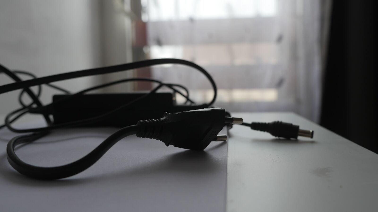 Panasonic Lumix DMC-GH4 sample photo. Cable, window, electronic photography