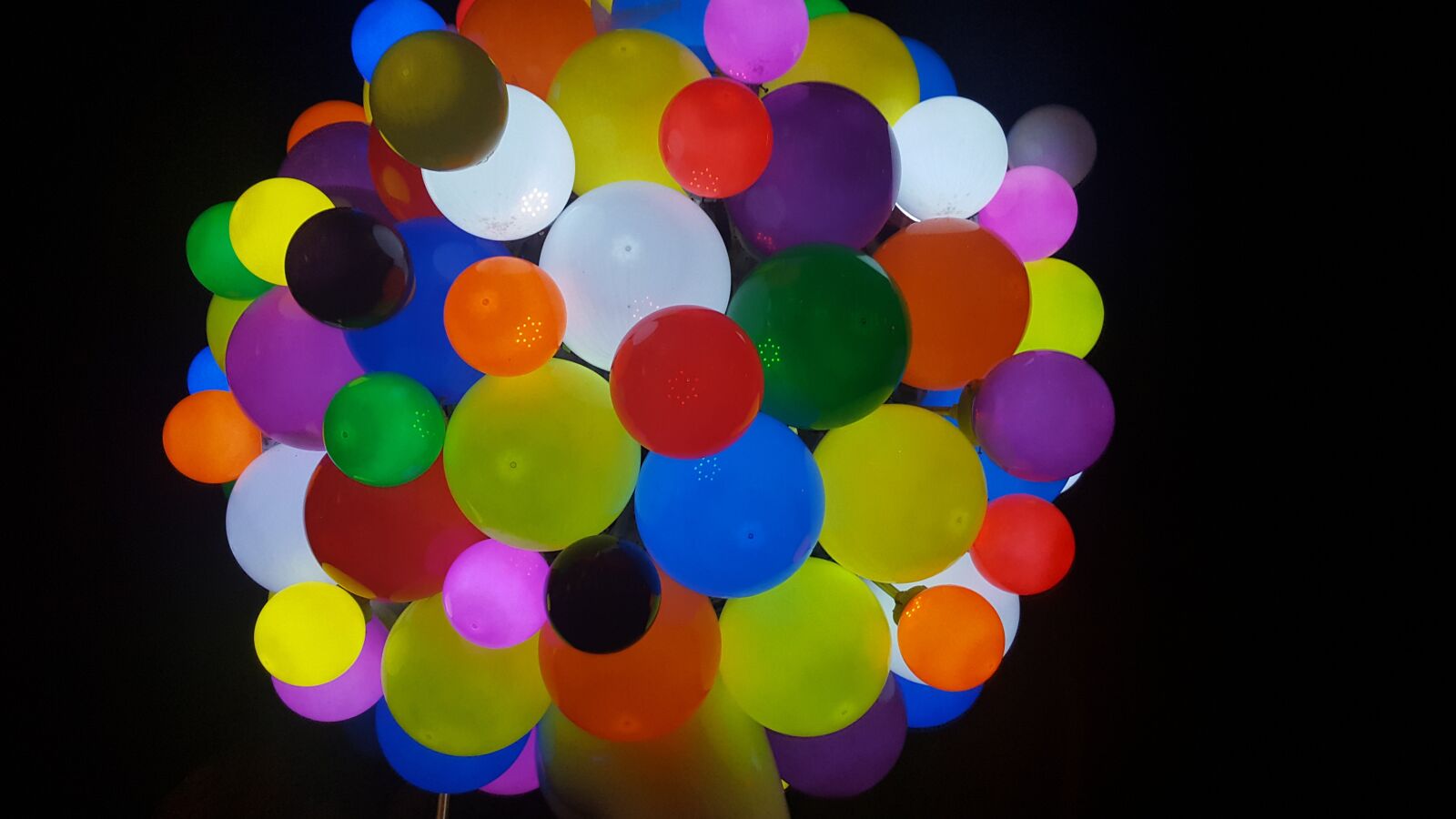 Samsung Galaxy S6 sample photo. Balloon, sculpture, colors photography