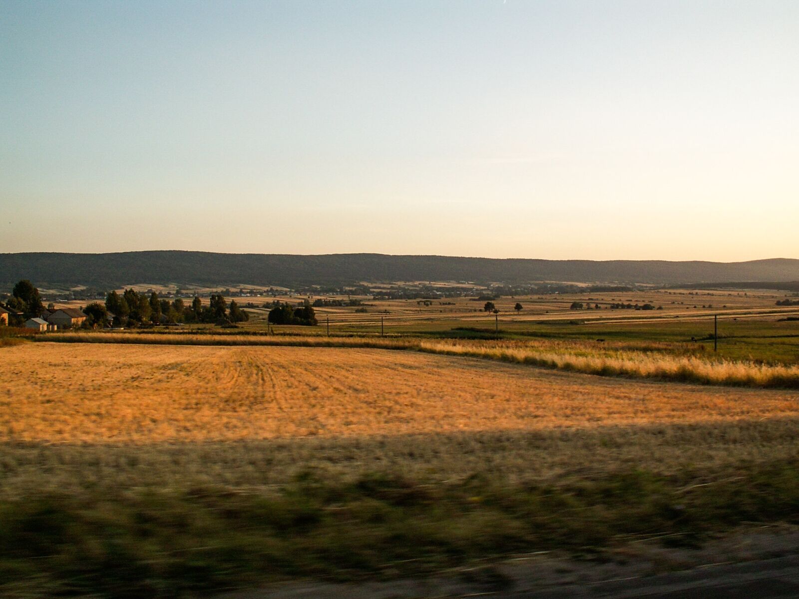 KONICA MINOLTA DiMAGE Z3 sample photo. Swietokrzyskie mountains, holy cross photography